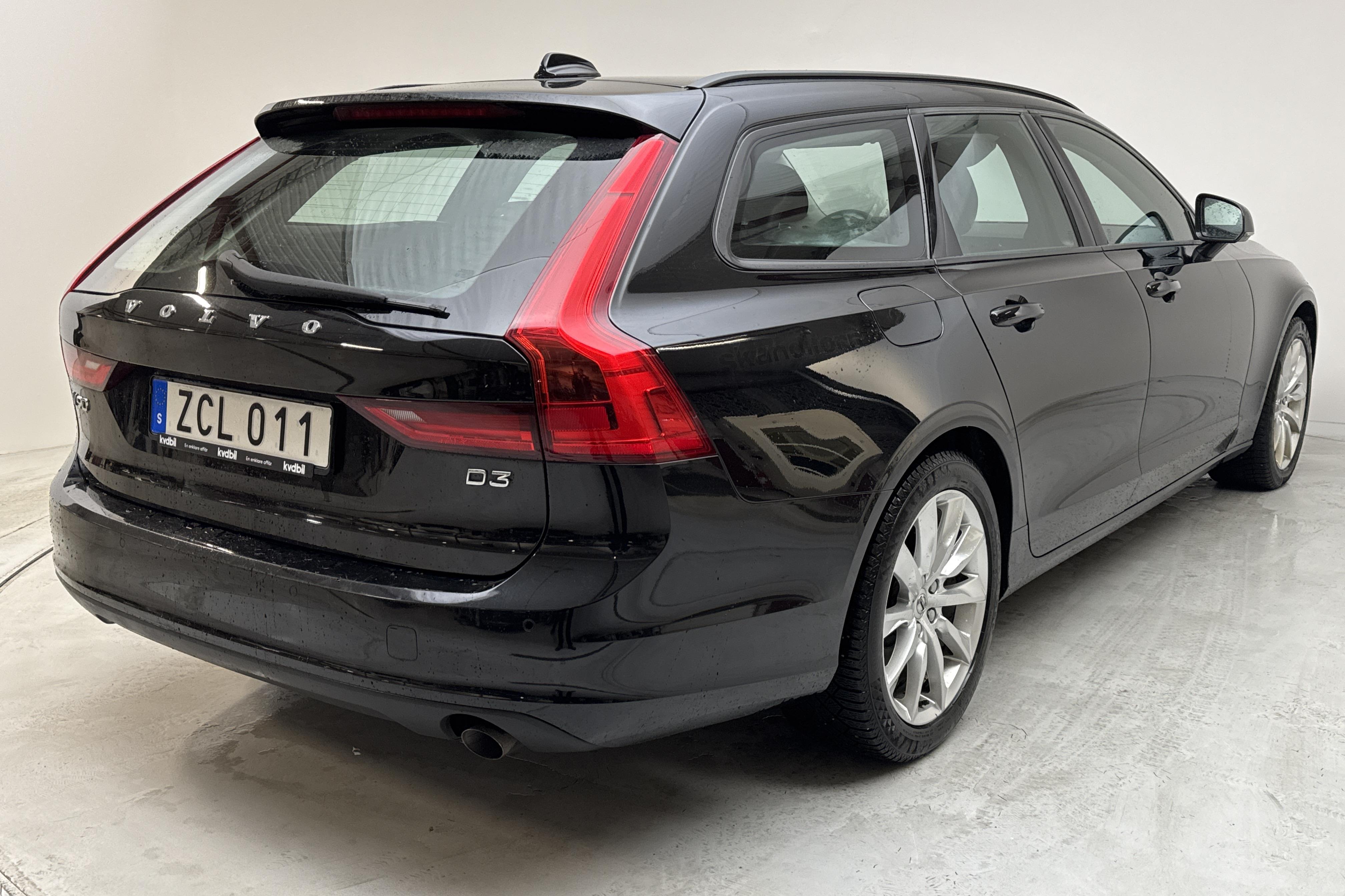 Volvo V90 D3 (150hk) - 16 993 mil - Automat - svart - 2018