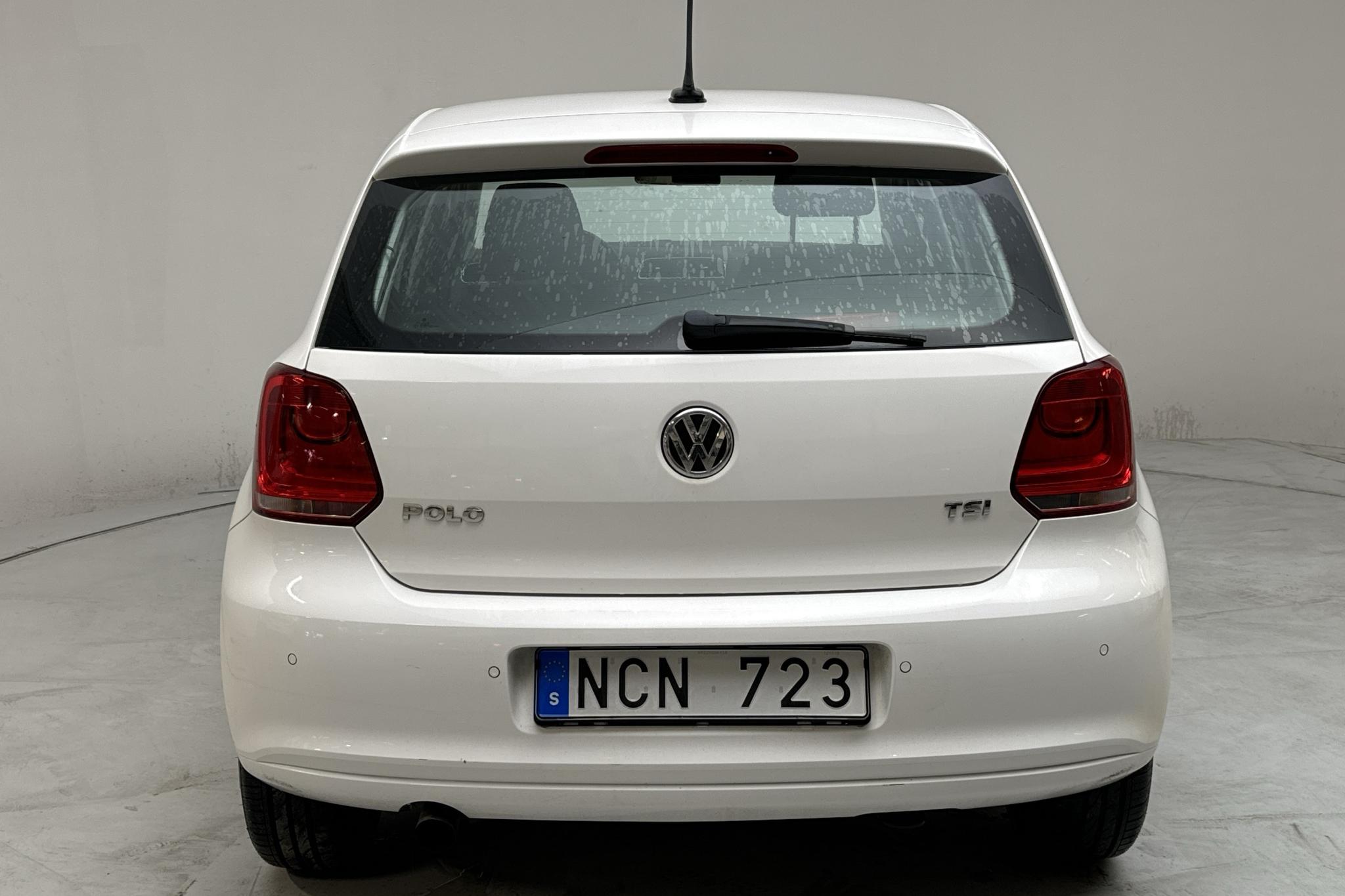 VW Polo 1.2 TSI 5dr (90hk) - 142 270 km - Manualna - biały - 2013