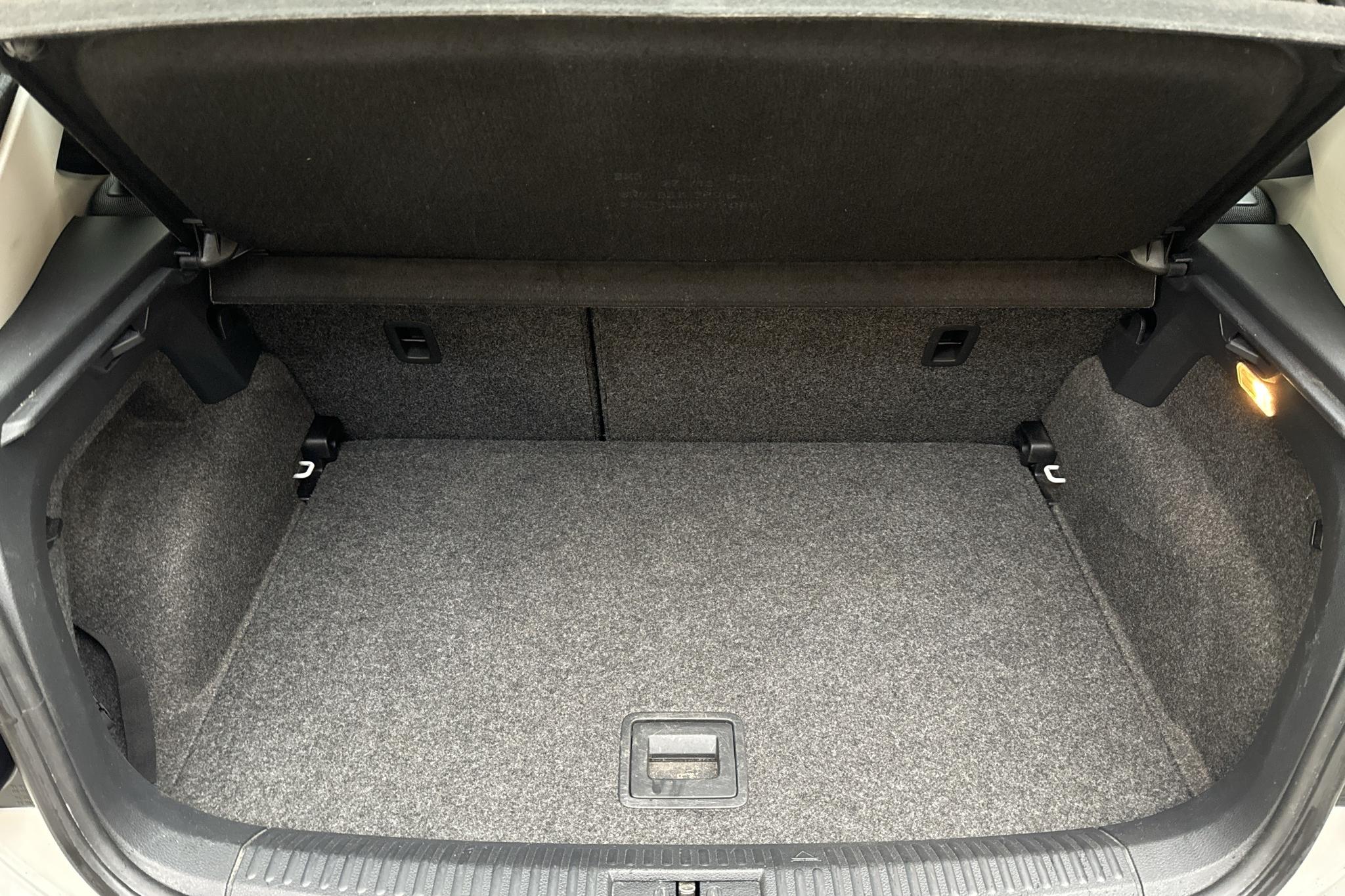 VW Polo 1.2 TSI 5dr (90hk) - 14 227 mil - Manuell - vit - 2013