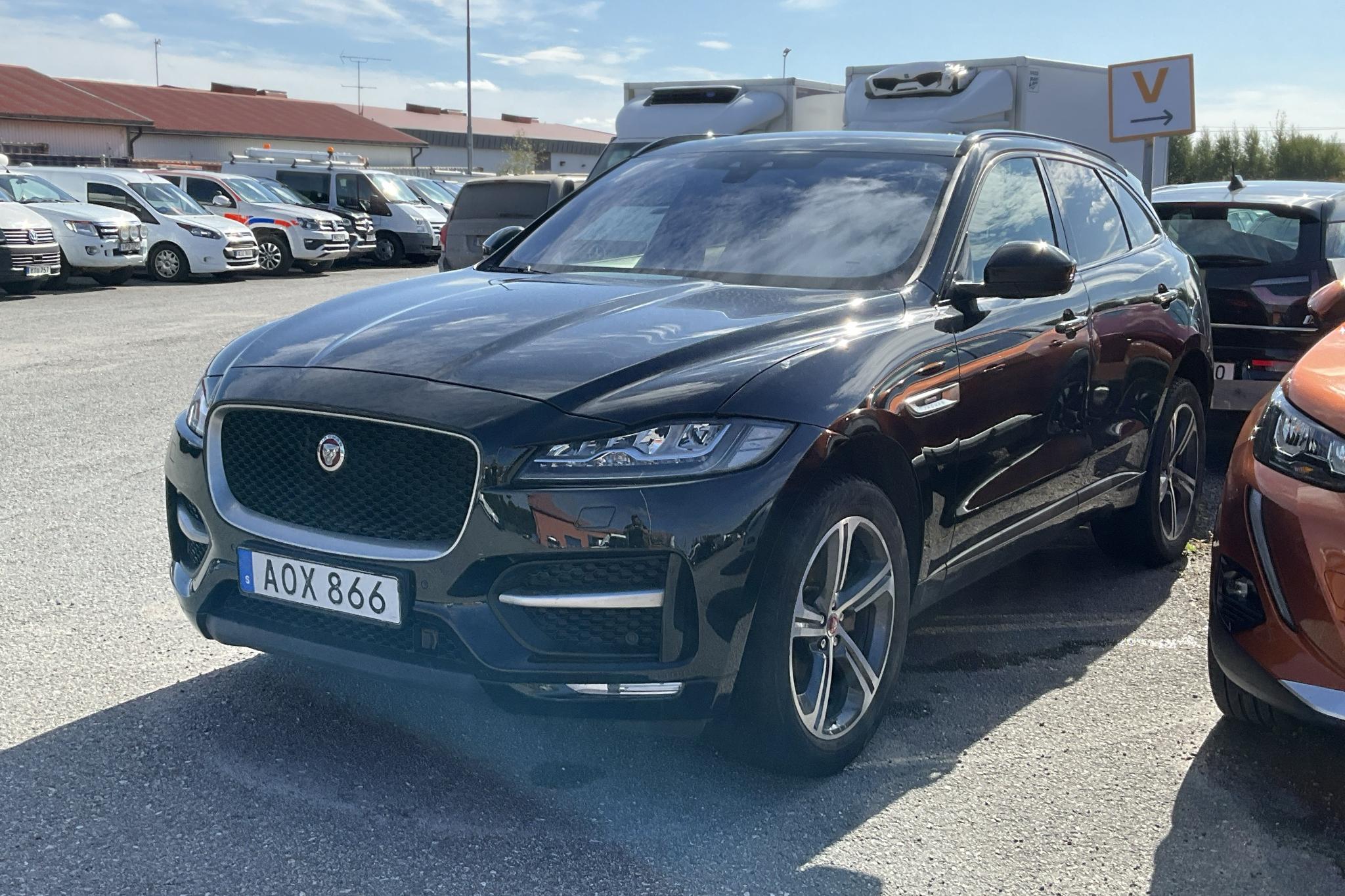 Jaguar F-Pace 2.0 AWD (250hk) - 200 110 km - Automaattinen - musta - 2019