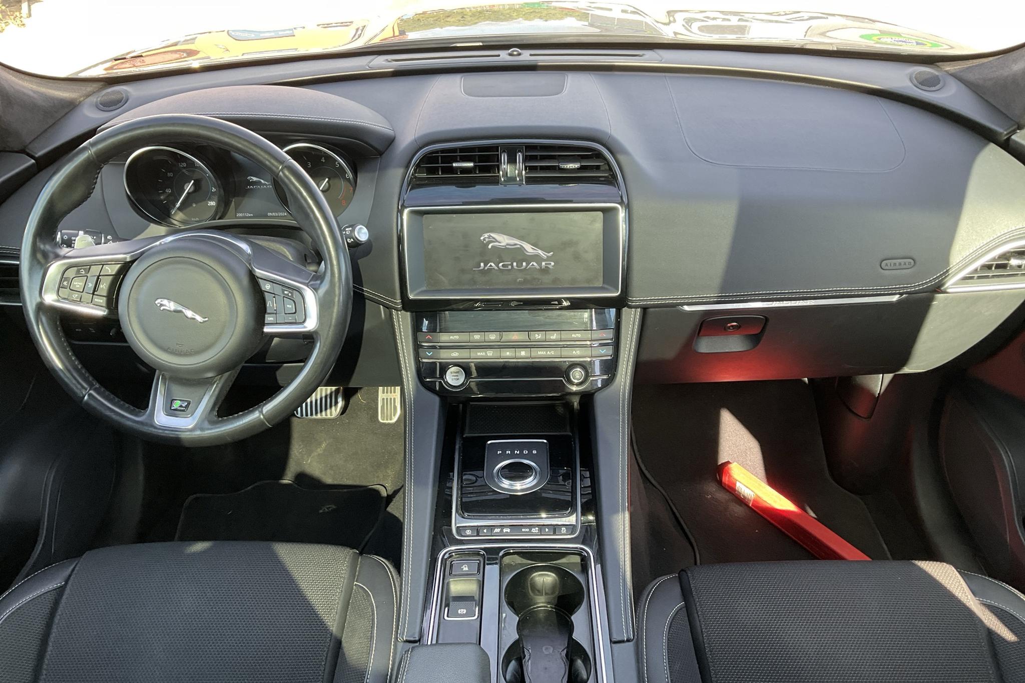 Jaguar F-Pace 2.0 AWD (250hk) - 200 110 km - Automatic - black - 2019