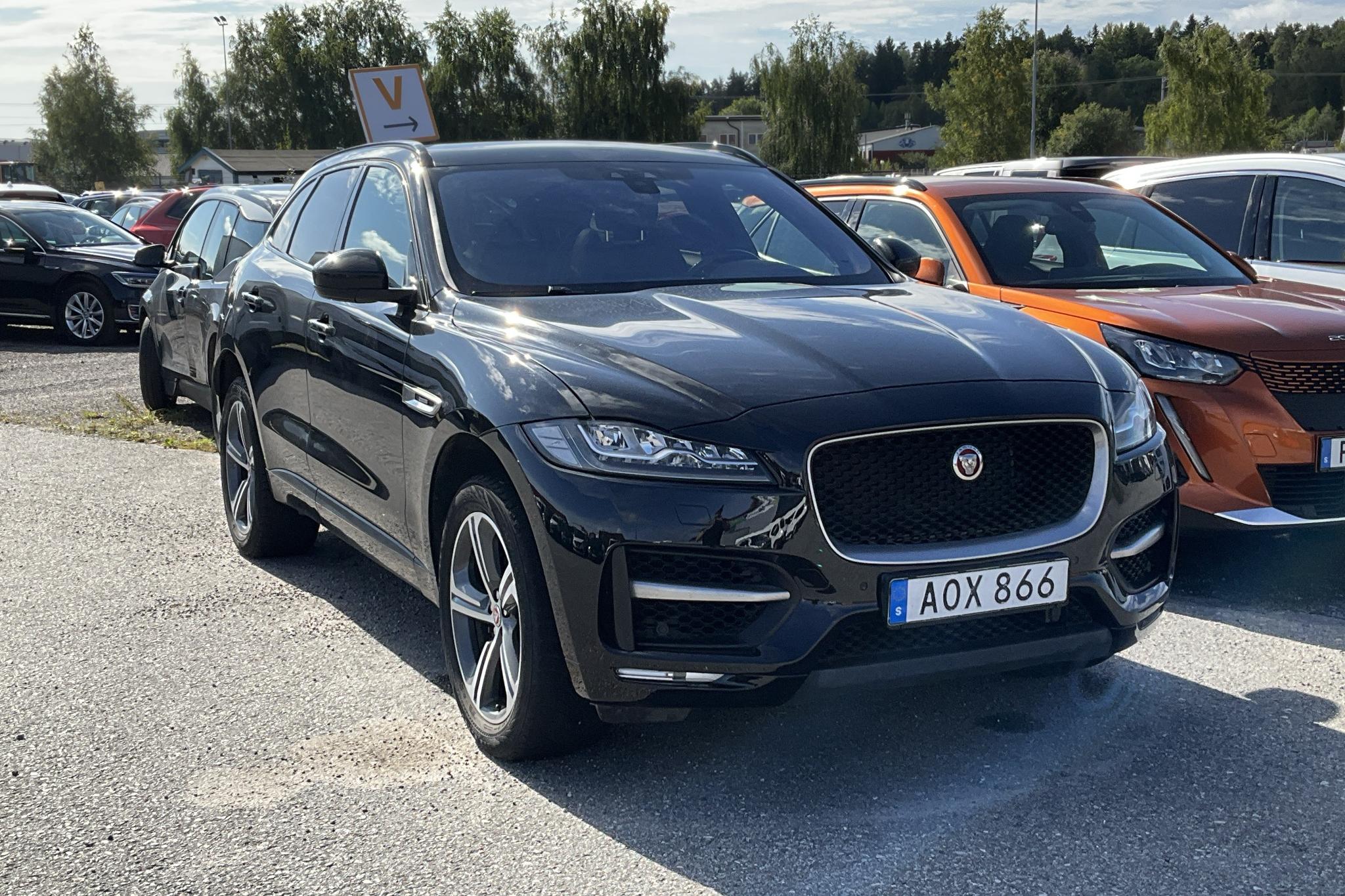 Jaguar F-Pace 2.0 AWD (250hk) - 200 110 km - Automatyczna - czarny - 2019