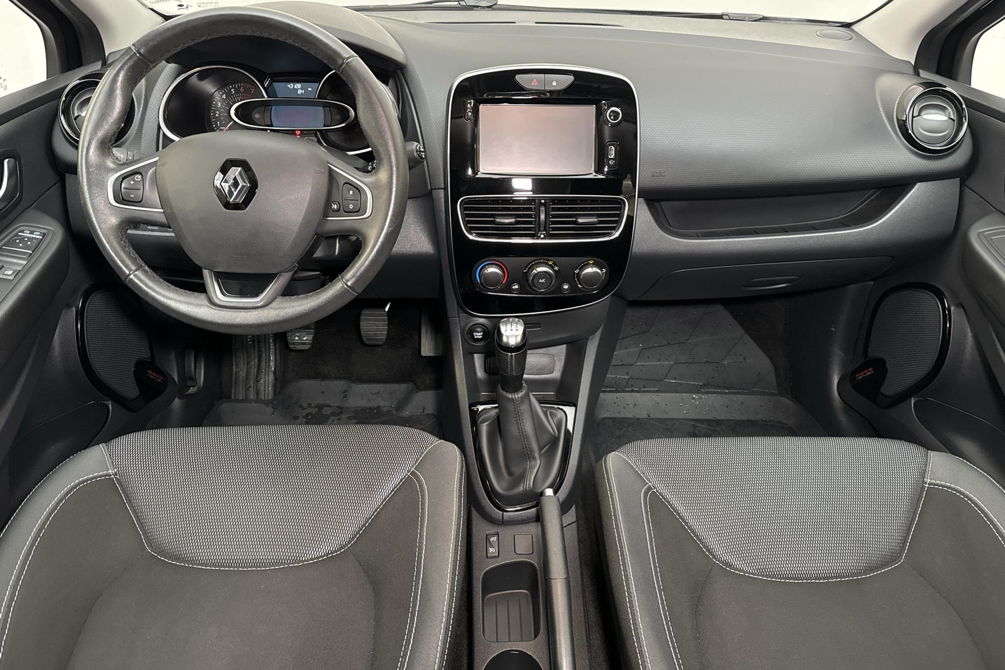 Renault Clio IV 0.9 TCe 90 Sports Tourer (90hk) - 43 120 km - Käsitsi - must - 2017