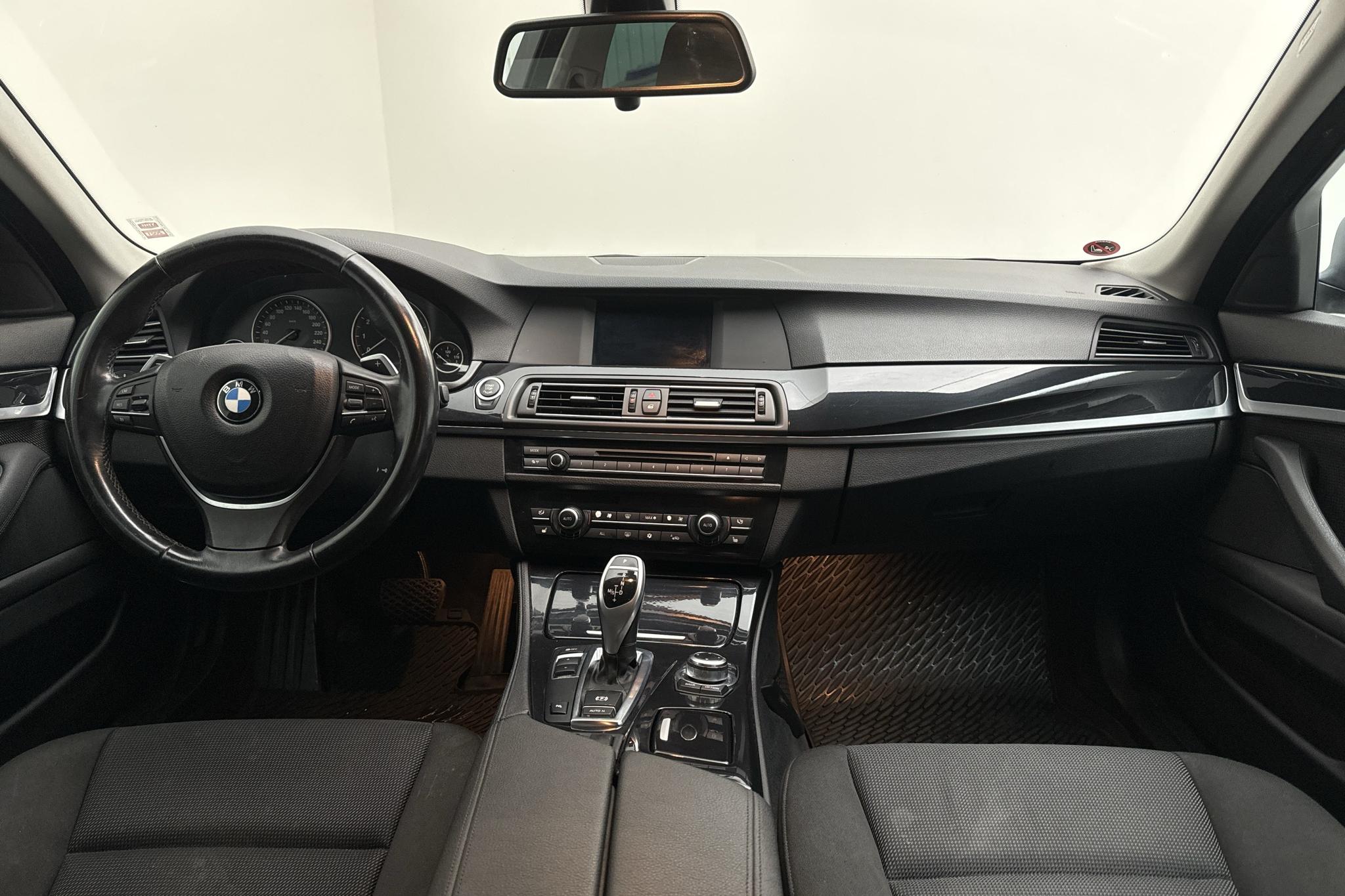 BMW 523i Sedan, F10 (204hk) - 139 530 km - Automatyczna - biały - 2010