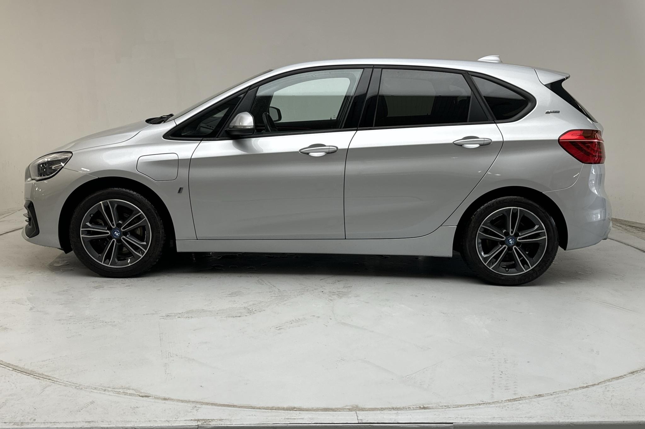 BMW 225xe Active Tourer LCI, F45 (224hk) - 9 045 mil - Automat - silver - 2019