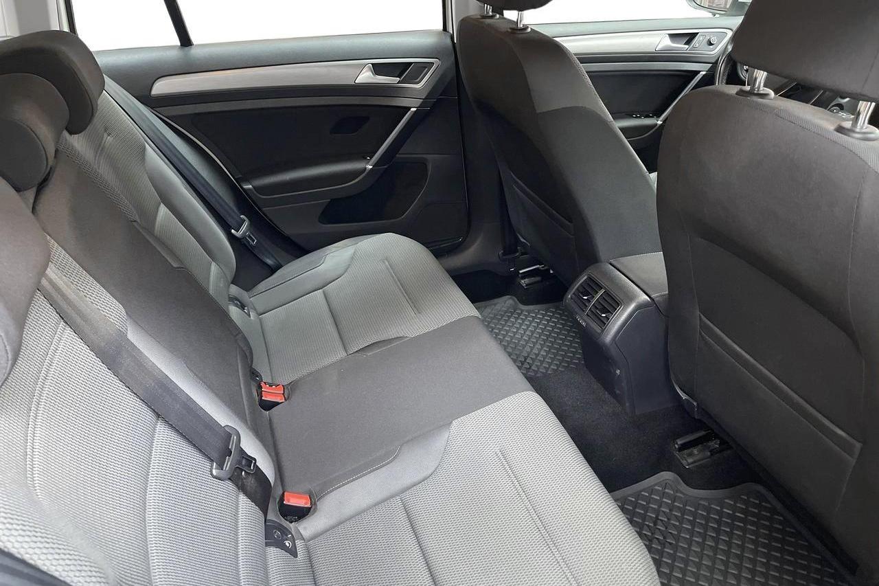 VW Golf VII 1.6 TDI BlueMotion Technology Sportscombi 4Motion (105hk) - 146 910 km - Manual - white - 2014