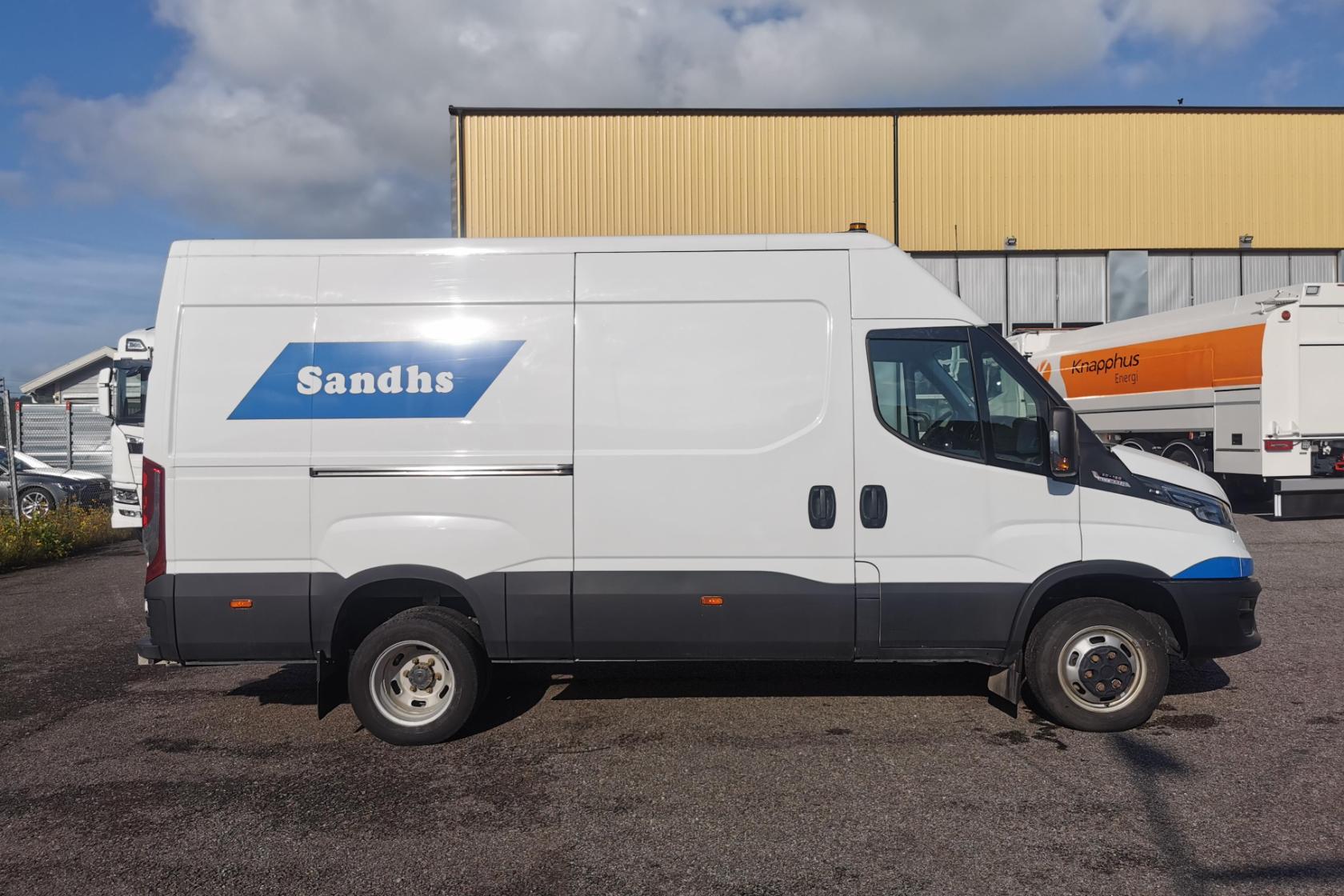 IVECO DAILY 50C18H - 68 621 km - Automatyczna - biały - 2021