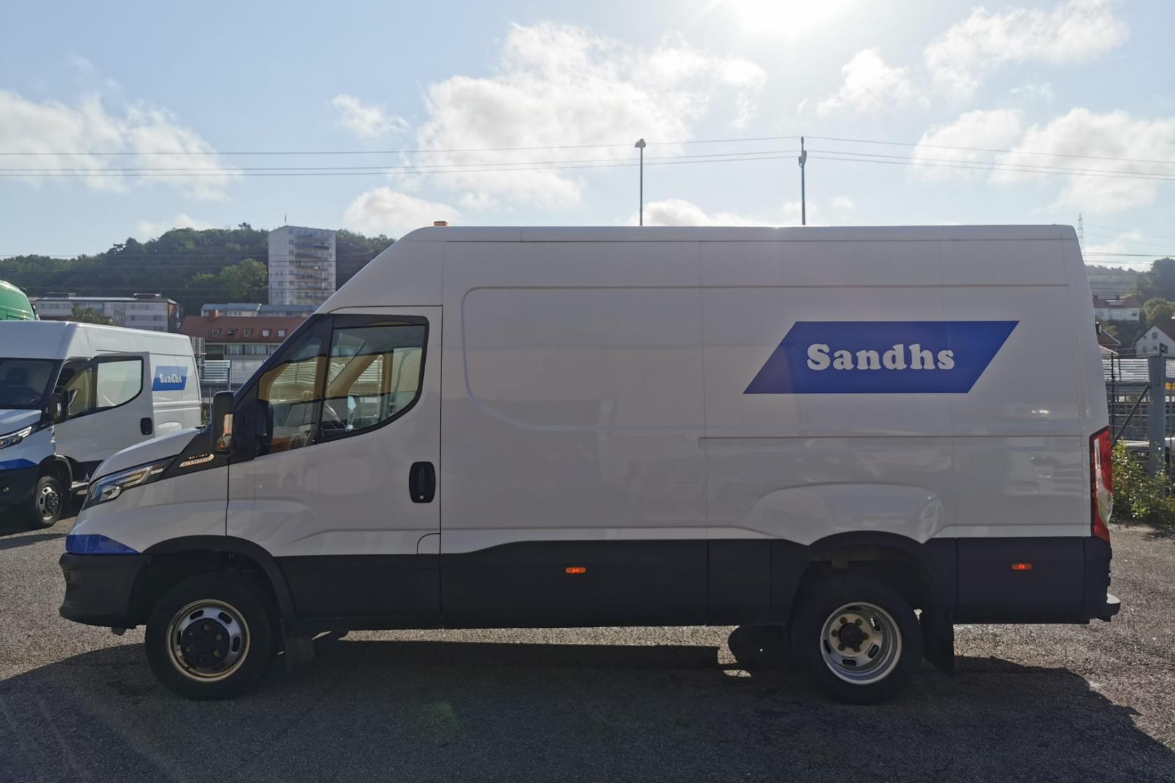 IVECO DAILY 50C18H - 68 621 km - Automaatne - valge - 2021