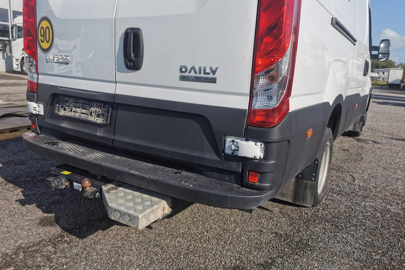 IVECO DAILY 50C18H - 68 621 km - Automatyczna - biały - 2021