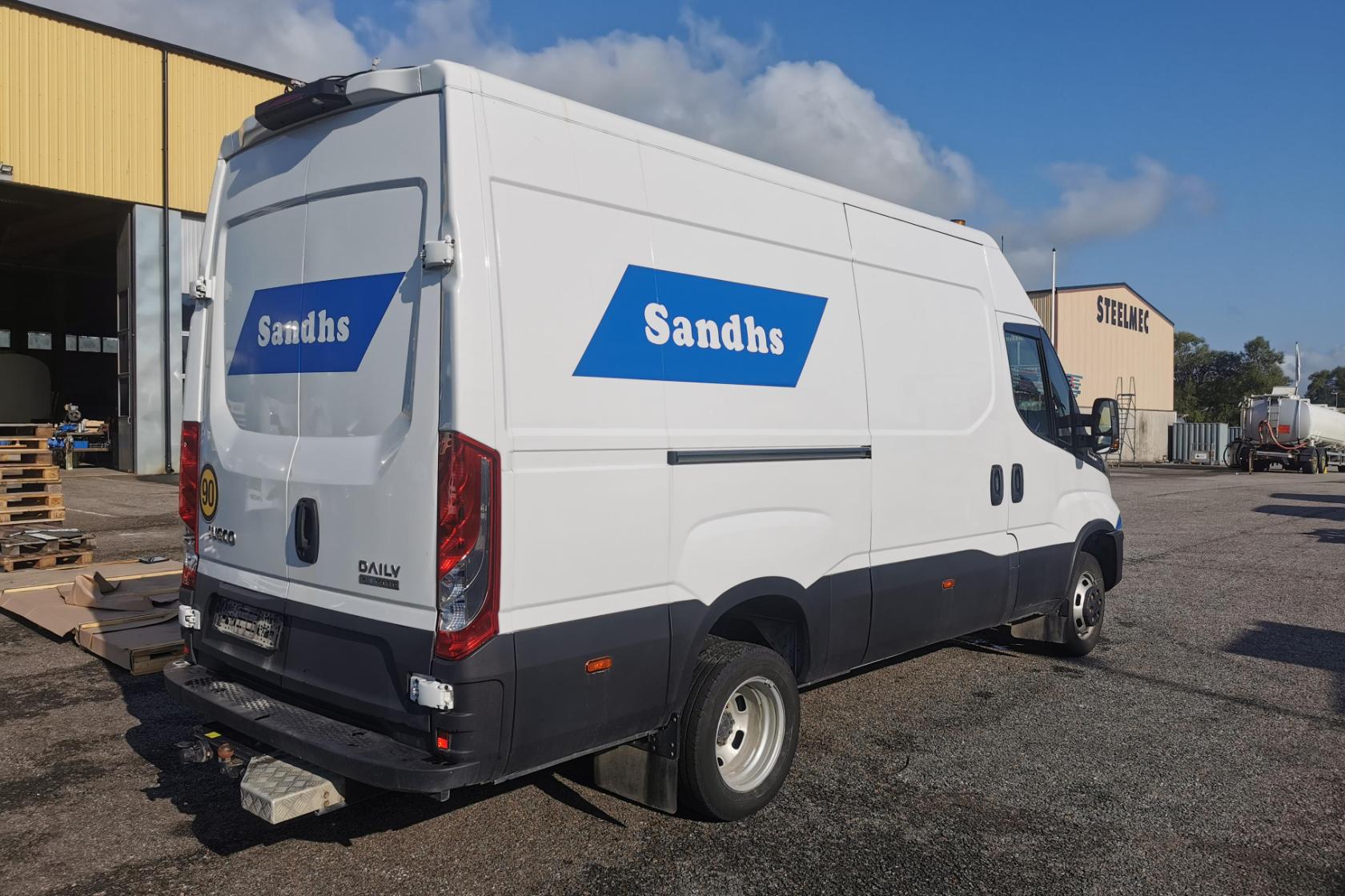 IVECO DAILY 50C18H - 68 621 km - Automatic - white - 2021