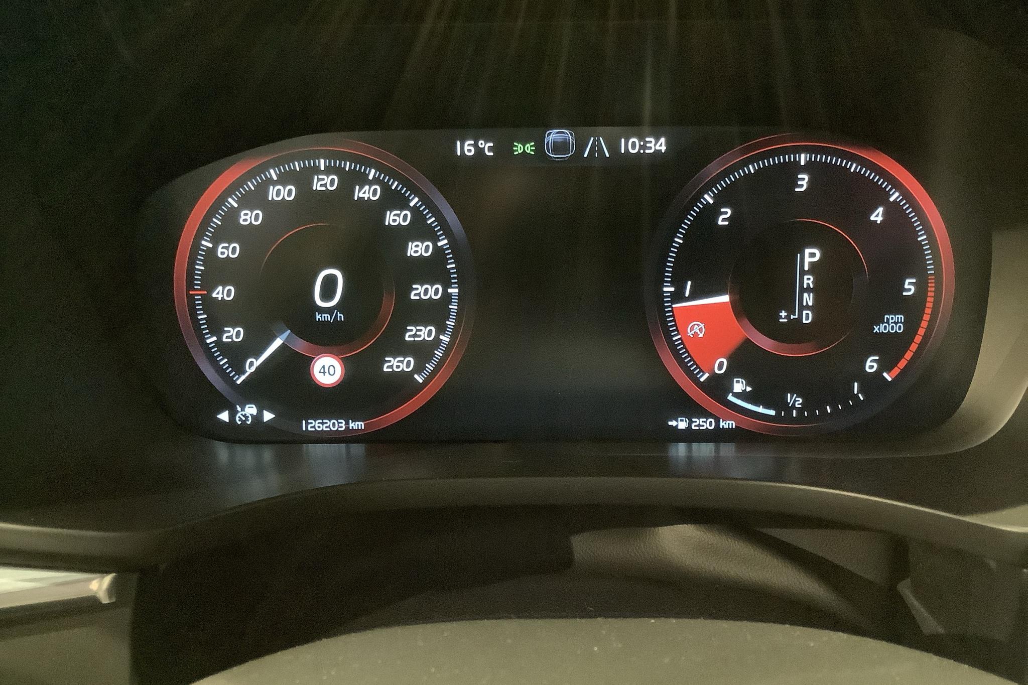 Volvo XC60 D4 AWD (190hk) - 126 200 km - Automaatne - valge - 2019