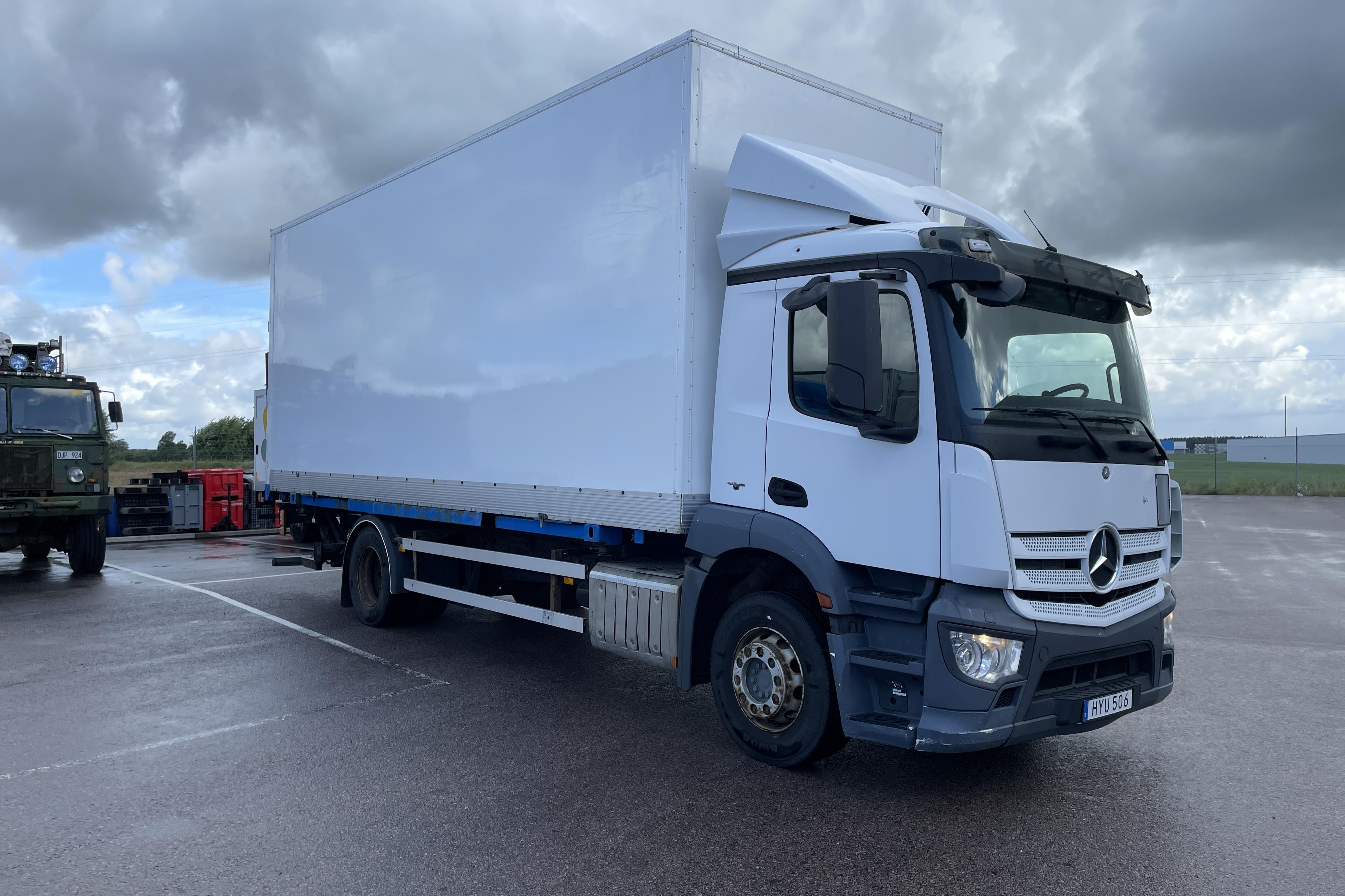 MB MERCEDES-BENZ - 485 623 km - Automatic - white - 2015