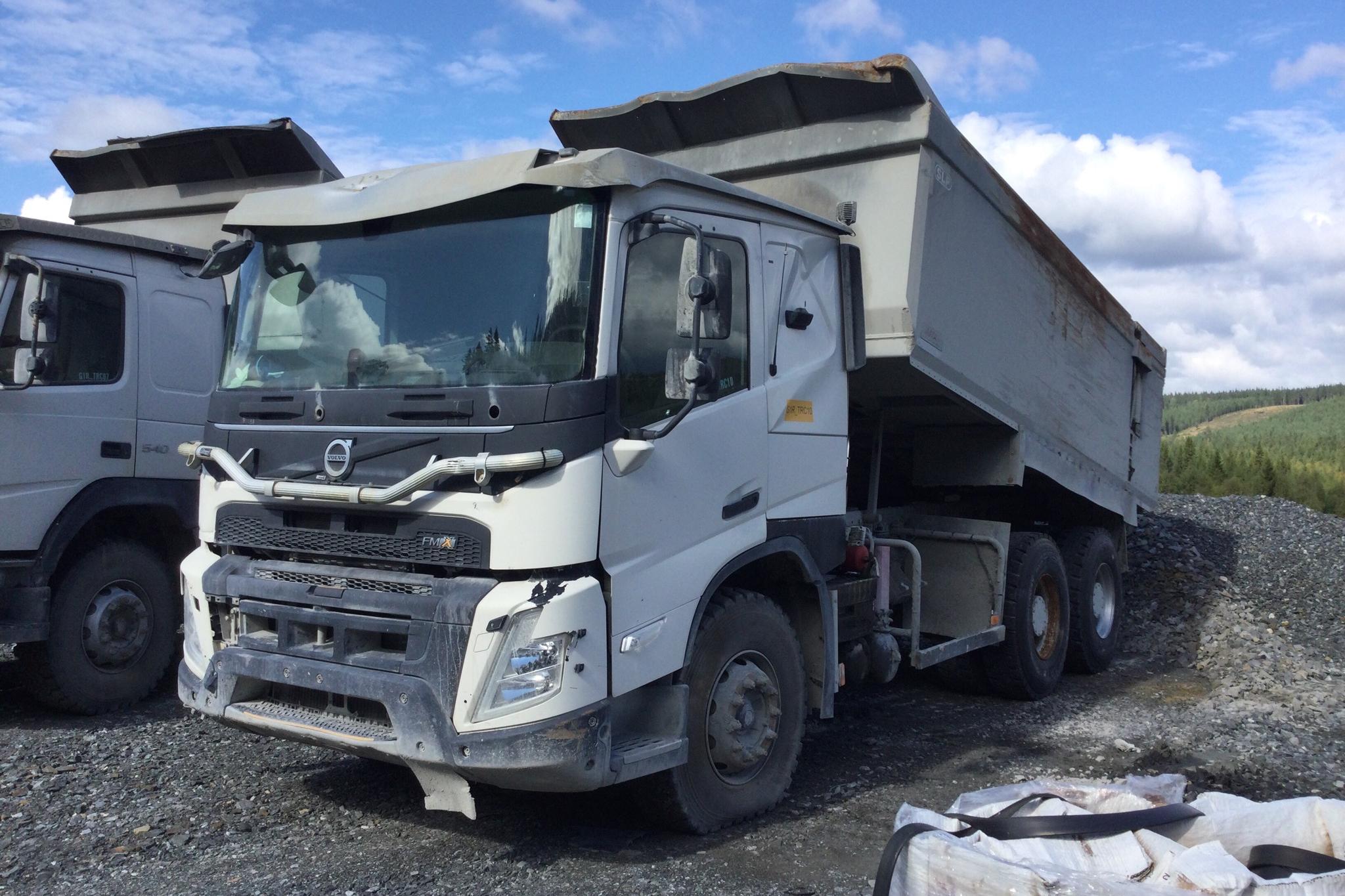 VOLVO FMX dumperbil - 74 565 km - Automaatne - valge - 2021