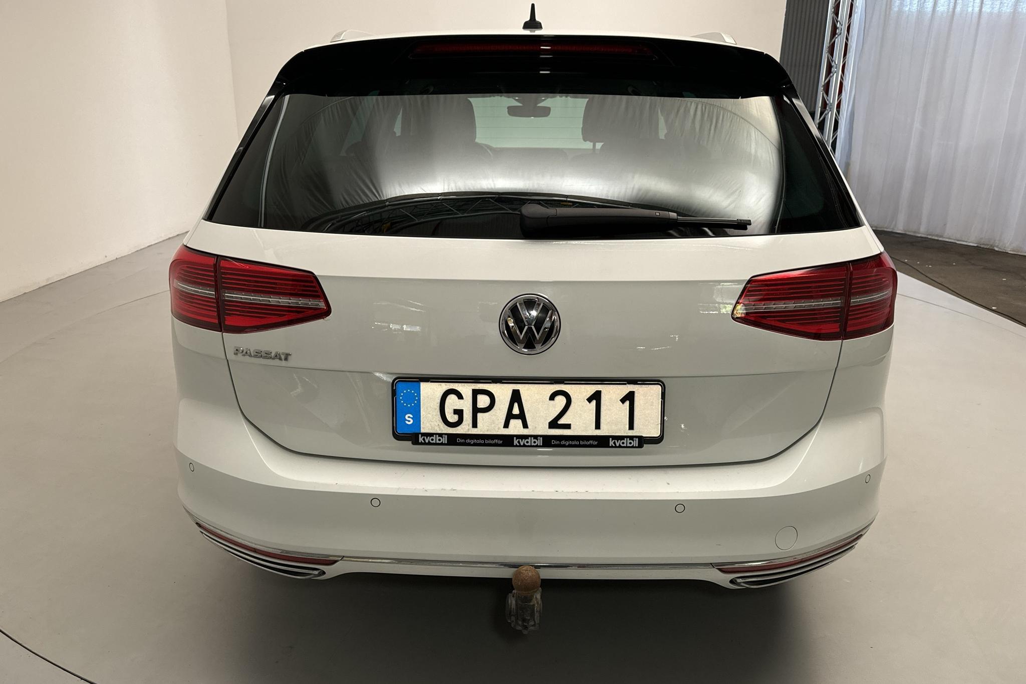 VW Passat 2.0 TDI Sportscombi 4MOTION (190hk) - 151 290 km - Automatic - white - 2018