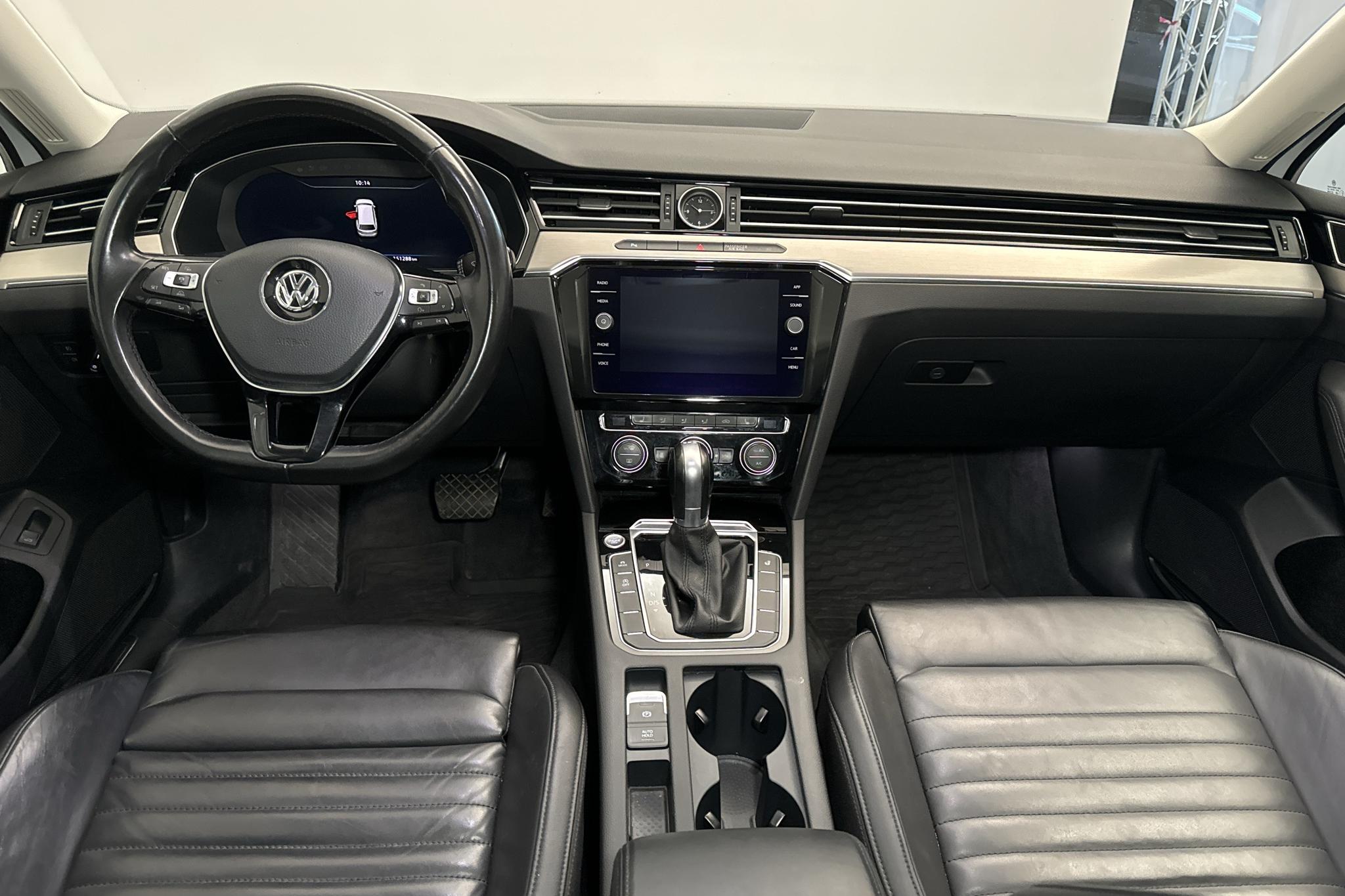 VW Passat 2.0 TDI Sportscombi 4MOTION (190hk) - 151 290 km - Automaatne - valge - 2018