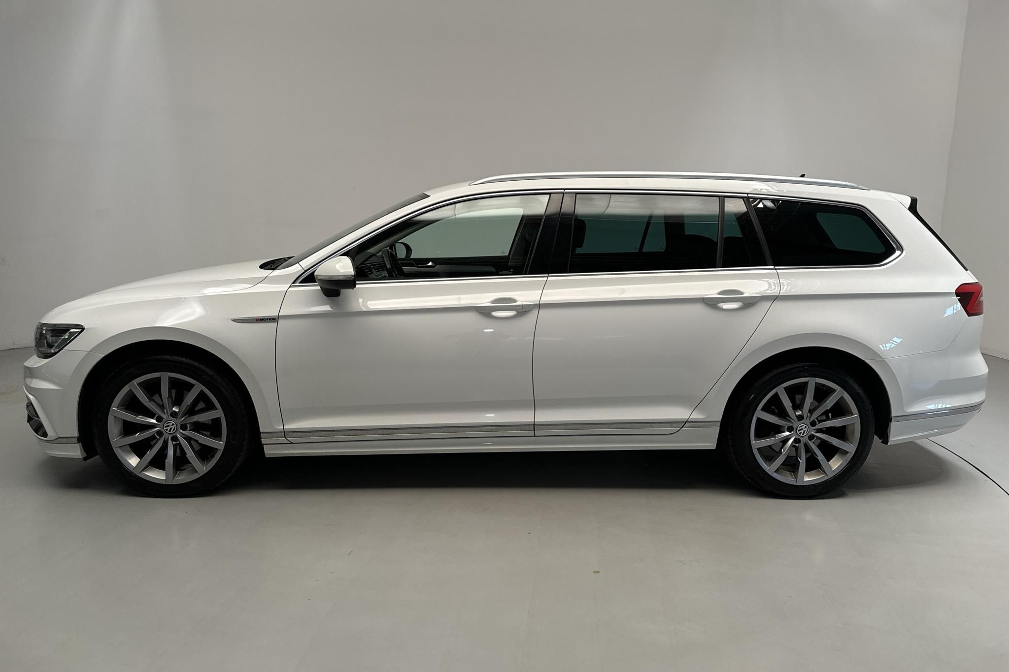 VW Passat 2.0 TDI Sportscombi 4MOTION (190hk) - 151 290 km - Automaattinen - valkoinen - 2018