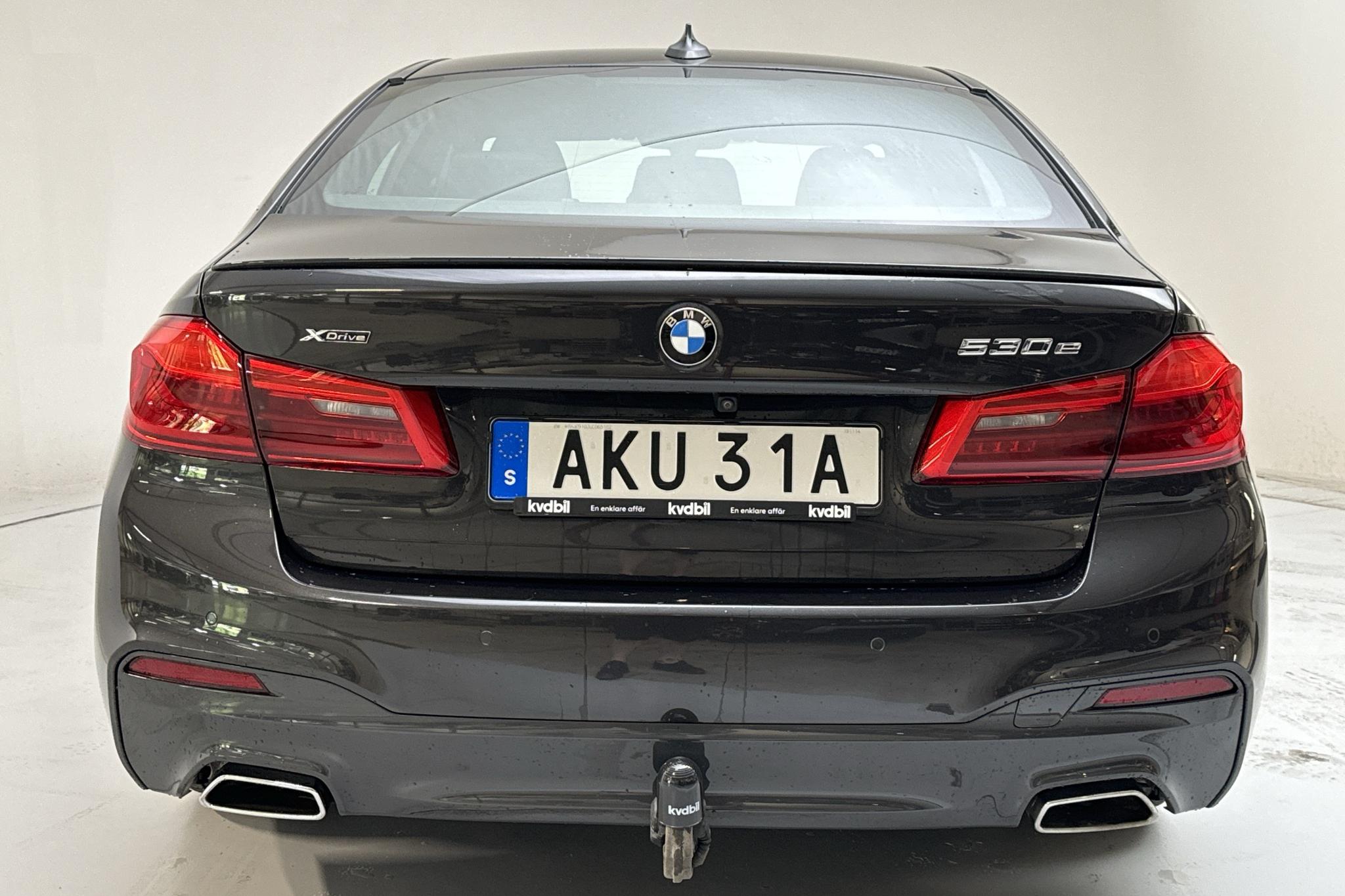 BMW 530e xDrive iPerformance Sedan, G30 12kWh (252hk) - 50 880 km - Automatyczna - szary - 2020