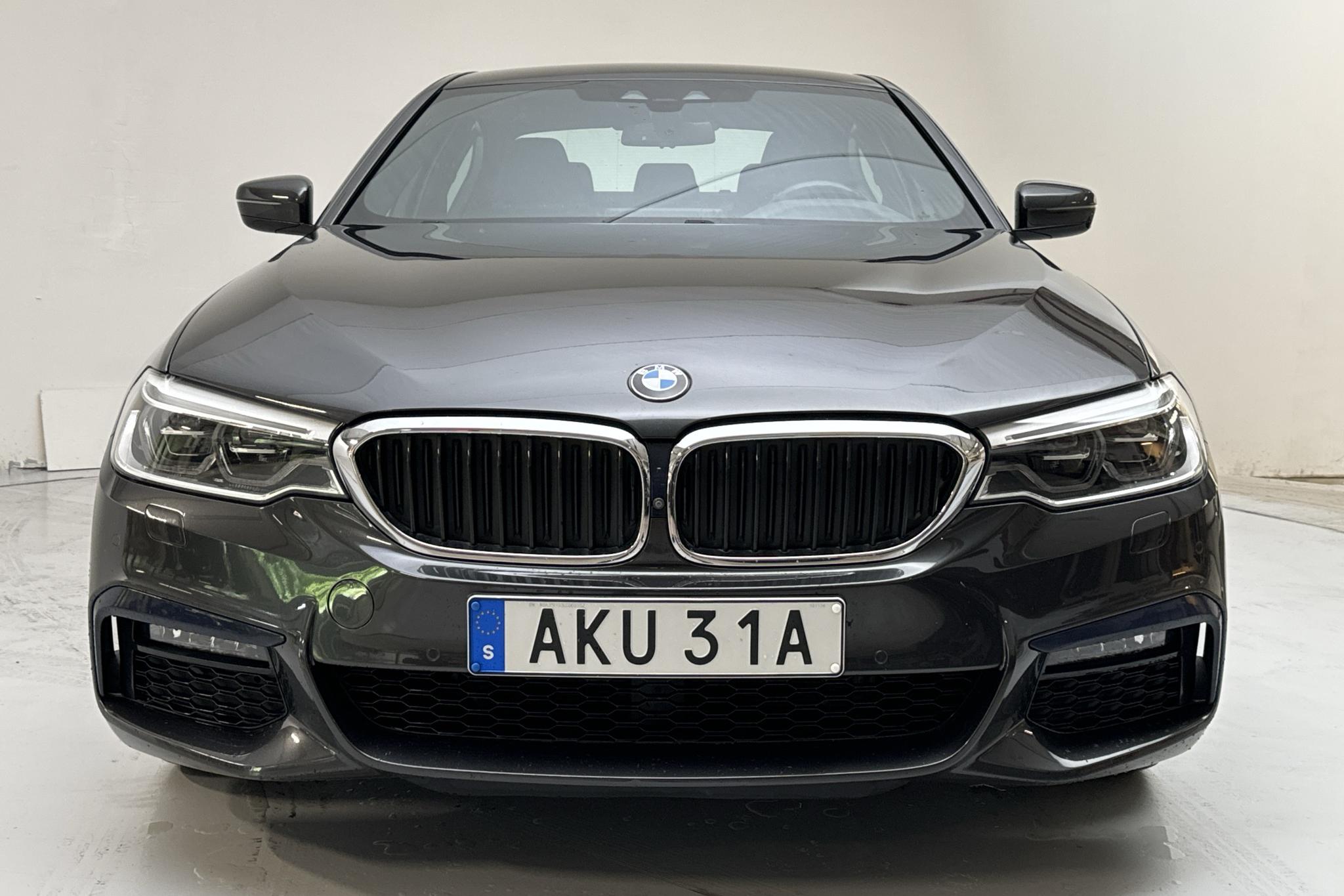 BMW 530e xDrive iPerformance Sedan, G30 12kWh (252hk) - 50 880 km - Automatyczna - szary - 2020