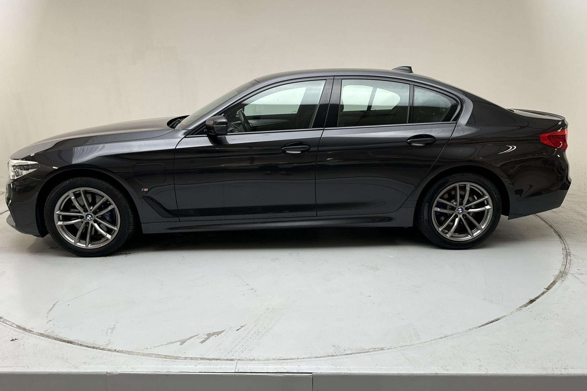BMW 530e xDrive iPerformance Sedan, G30 12kWh (252hk) - 50 880 km - Automaatne - hall - 2020