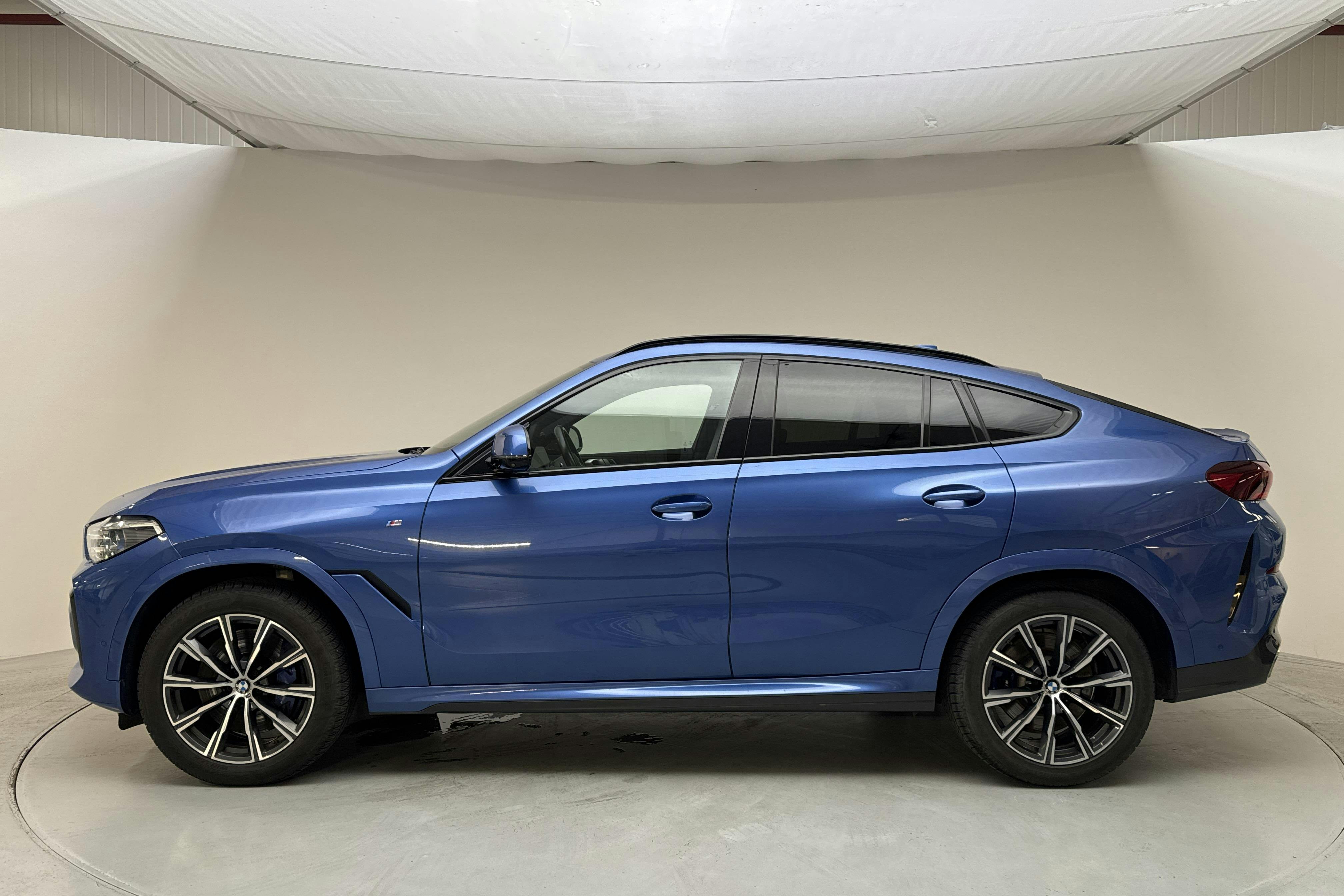 Esitlusfoto 2 aadressil 15: BMW X6 xDrive 40i, G06 (340hk) - 102 780 km - Automaatne - sinine - 2020