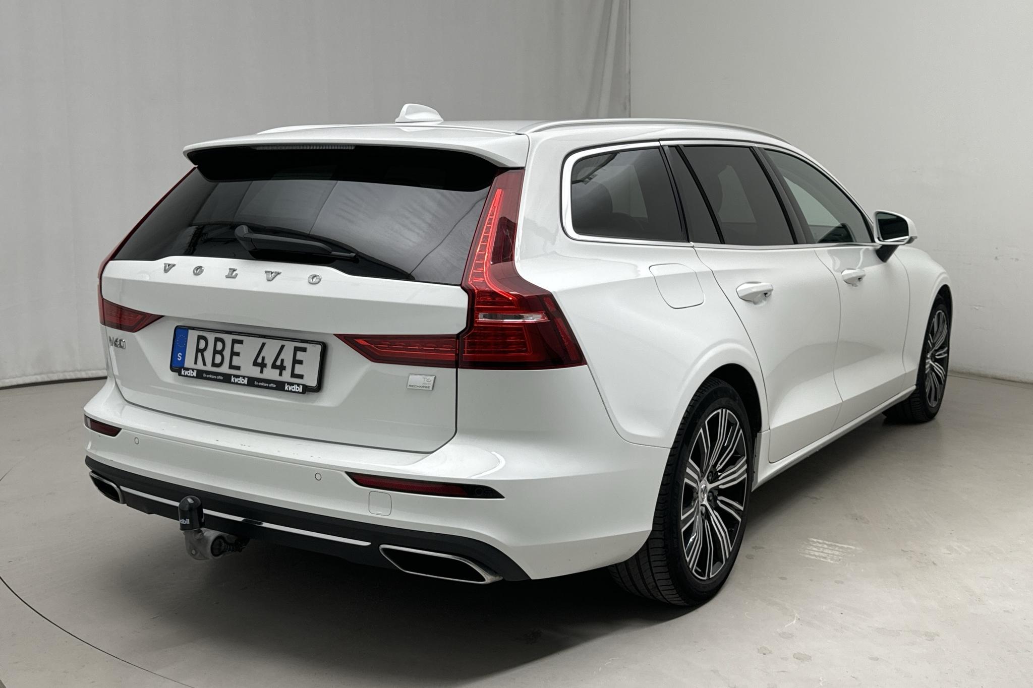 Volvo V60 T6 AWD Twin Engine (340hk) - 10 967 mil - Automat - vit - 2022