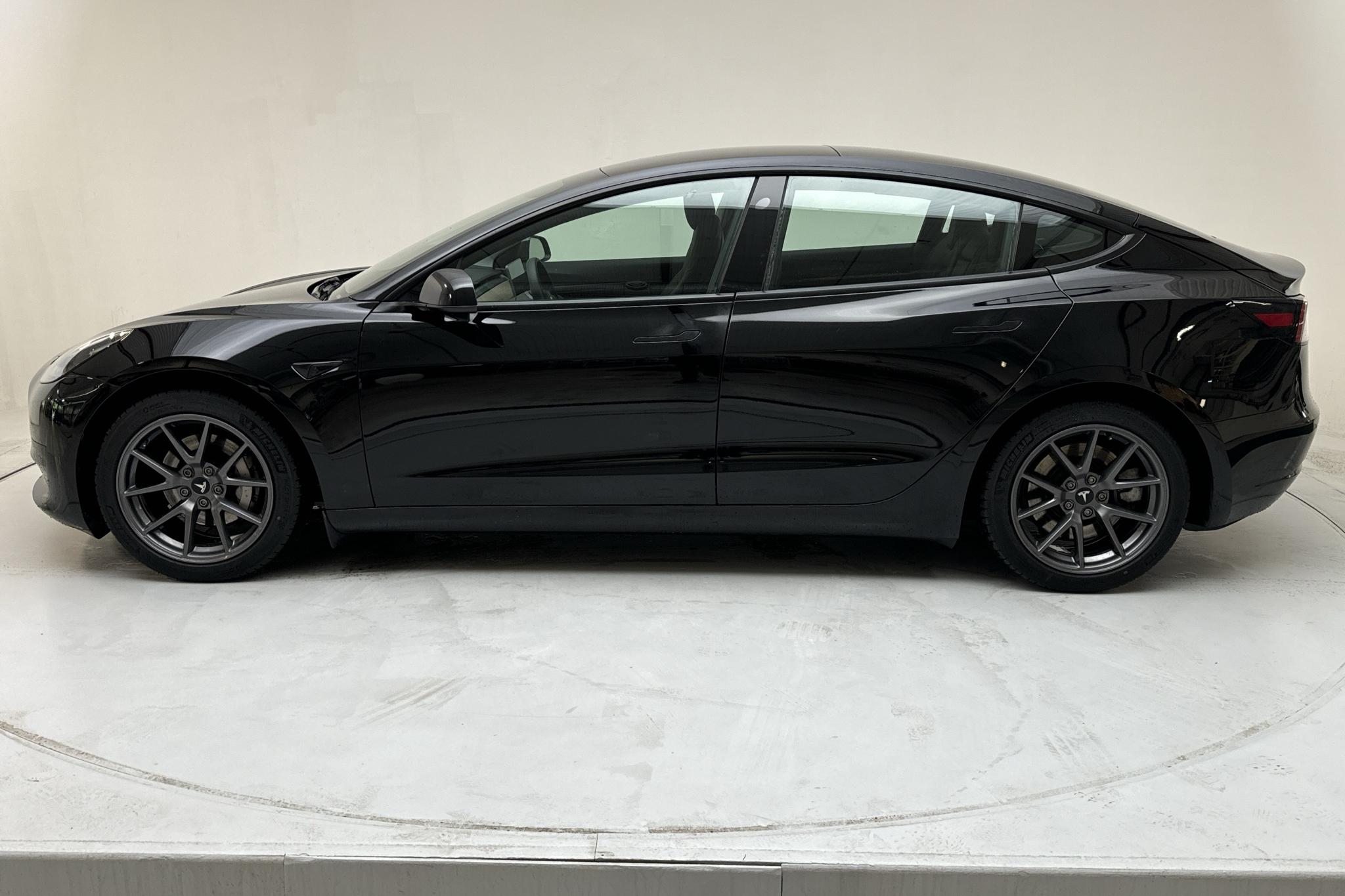 Tesla Model 3 Standard Range RWD - 102 590 km - Automaatne - must - 2021