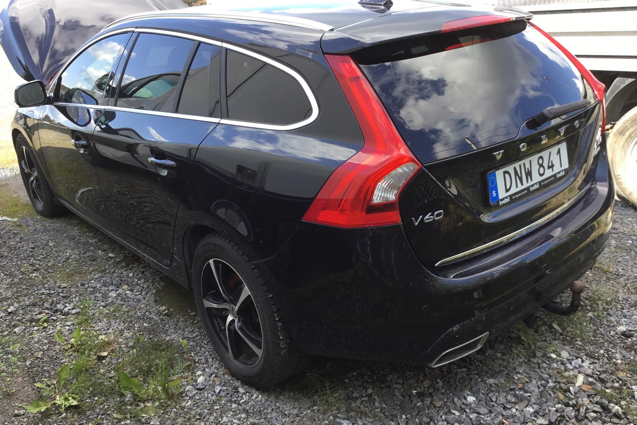 Volvo V60 D6 AWD Plug-in Hybrid (283hk) - 225 550 km - Automaatne - must - 2015