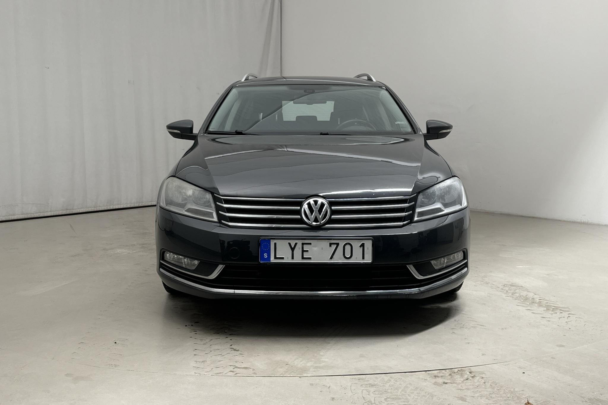 VW Passat 2.0 TFSI Variant (211hk) - 20 045 mil - Automat - Dark Grey - 2012