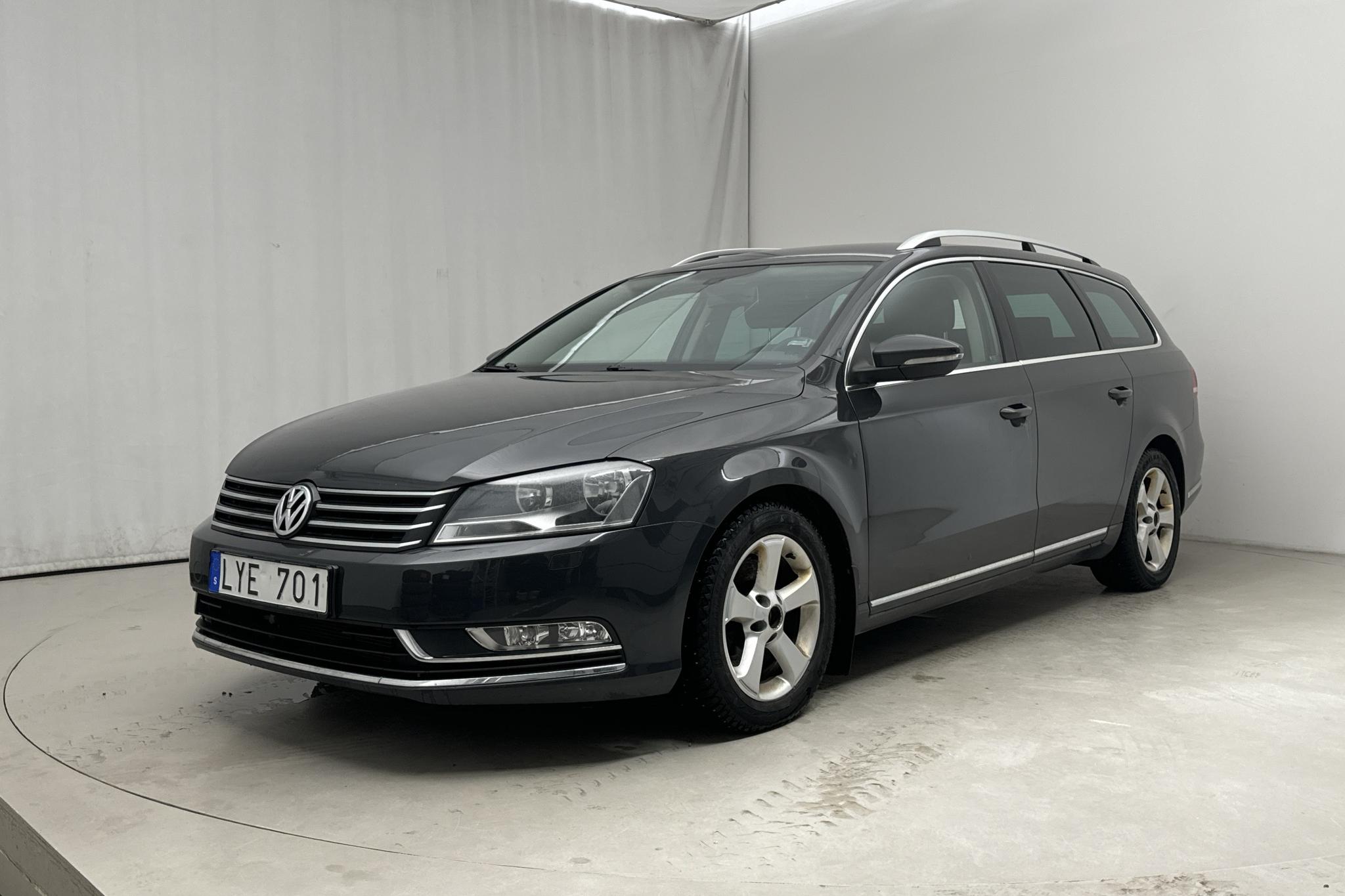 VW Passat 2.0 TFSI Variant (211hk) - 20 045 mil - Automat - Dark Grey - 2012