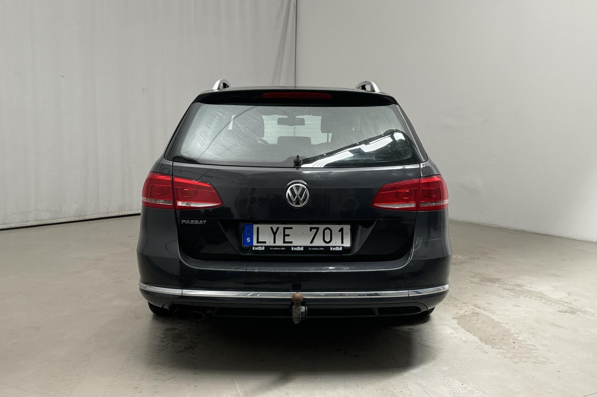 VW Passat 2.0 TFSI Variant (211hk) - 20 045 mil - Automat - Dark Grey - 2012