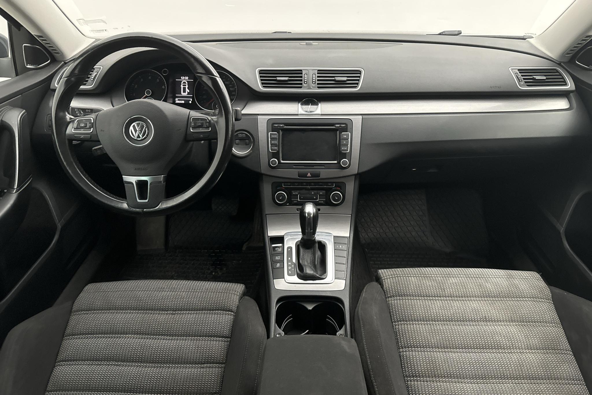 VW Passat 2.0 TFSI Variant (211hk) - 20 045 mil - Automat - Dark Grey - 2012