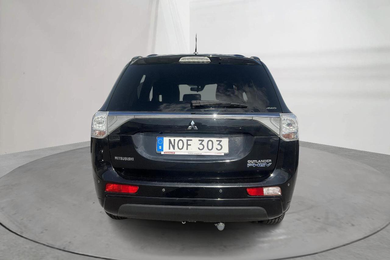 Mitsubishi Outlander 2.0 Plug-in Hybrid 4WD (121hk) - 146 810 km - Automatyczna - czarny - 2014