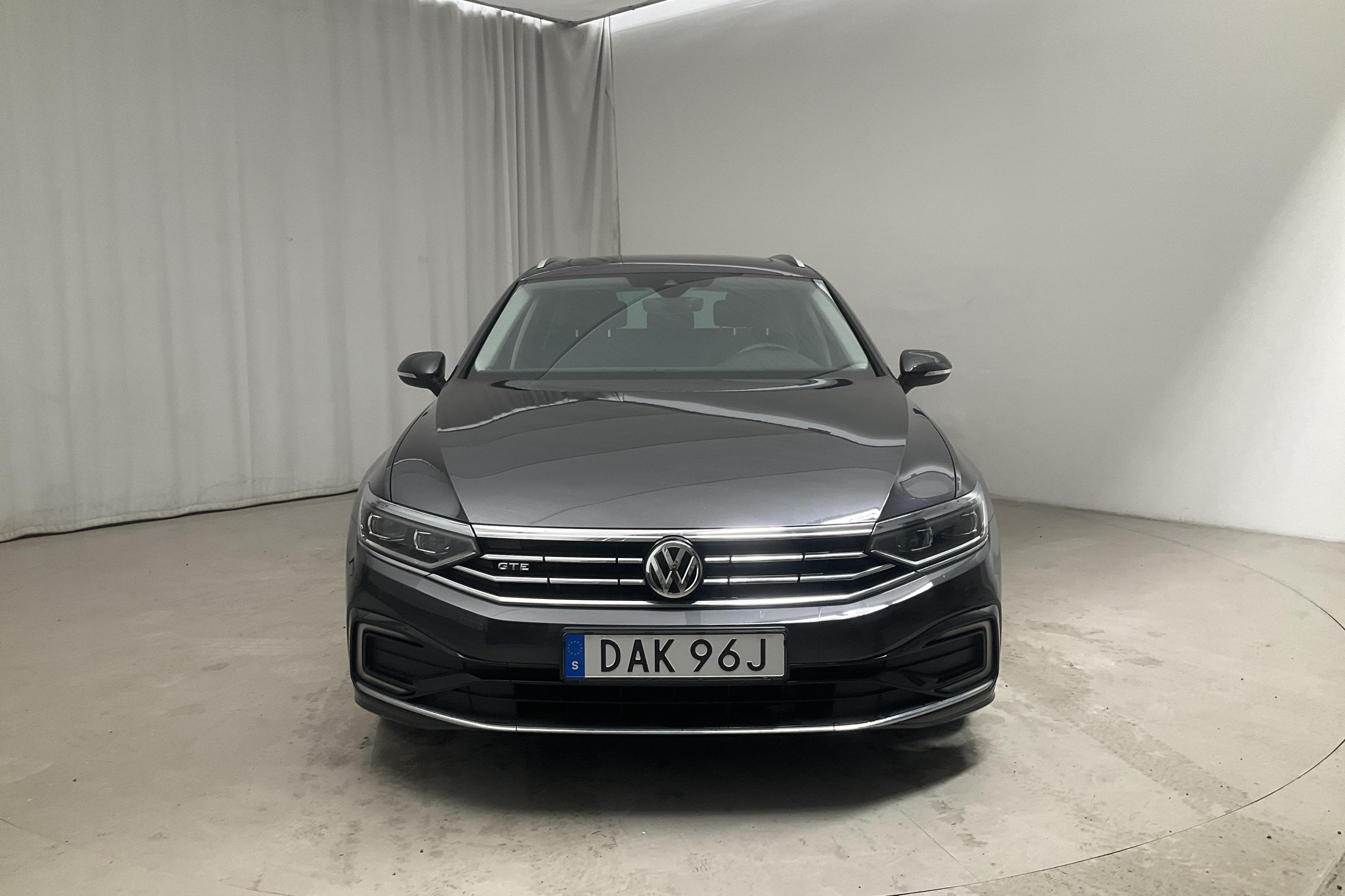 VW Passat 1.4 GTE Sportscombi (218hk) - 77 360 km - Automatic - Dark Grey - 2020