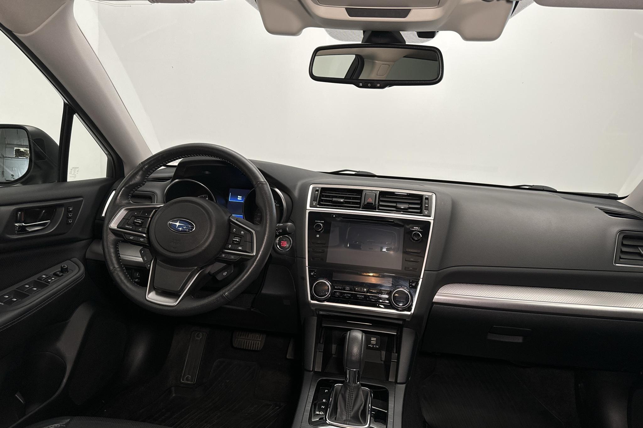 Subaru Outback 2.5i 4WD (173hk) - 50 590 km - Automatyczna - biały - 2019