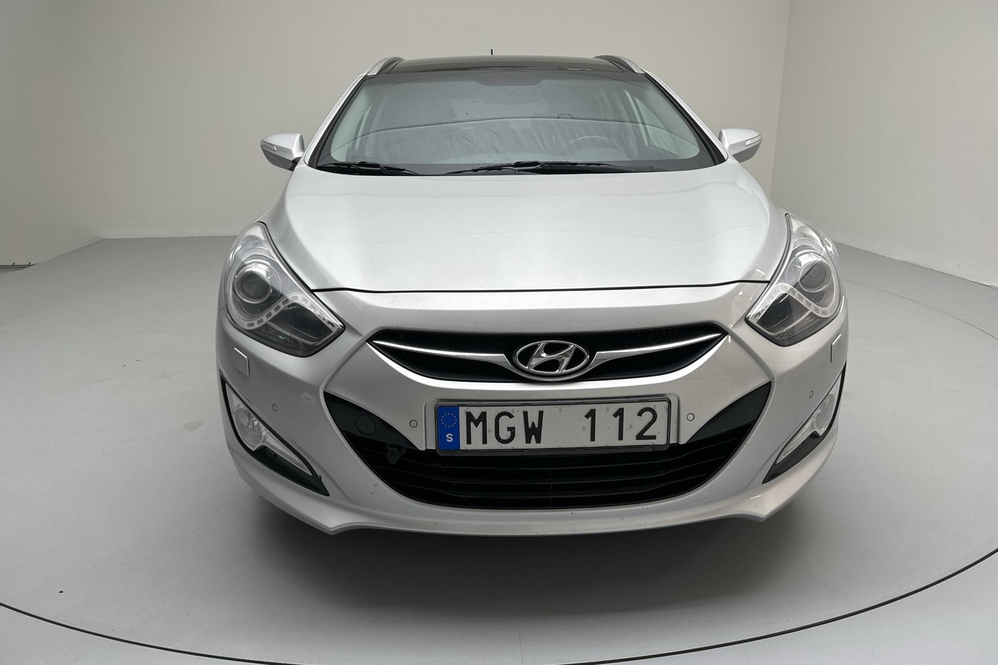 Hyundai i40 1.7 CRDi Kombi (136hk) - 142 530 km - Automaattinen - hopea - 2012