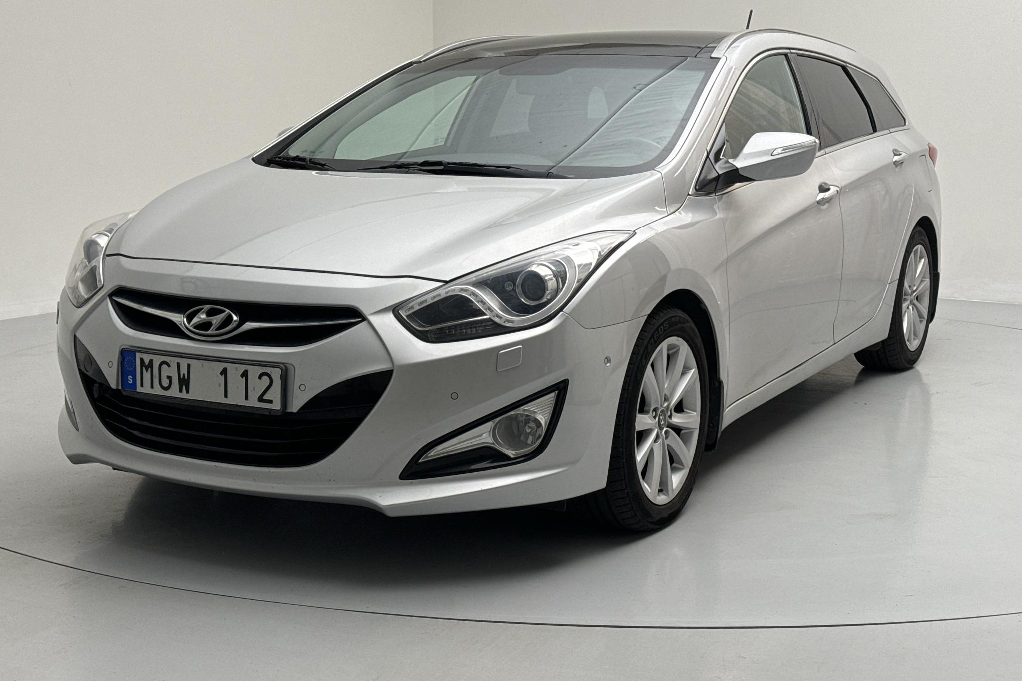 Hyundai i40 1.7 CRDi Kombi (136hk) - 142 530 km - Automatic - silver - 2012