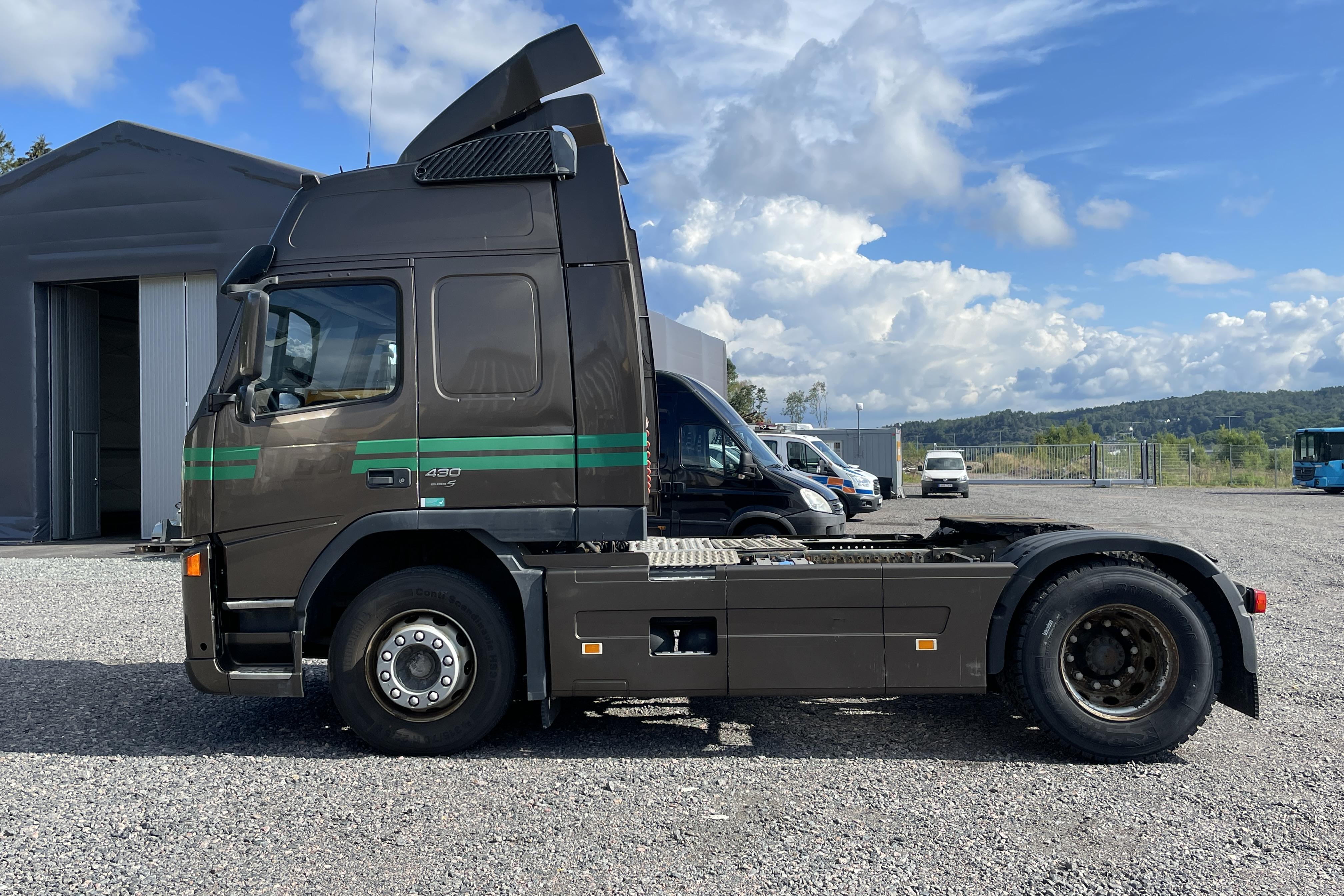 Volvo FM430 - 363 741 km - Automatyczna - brązowy - 2009