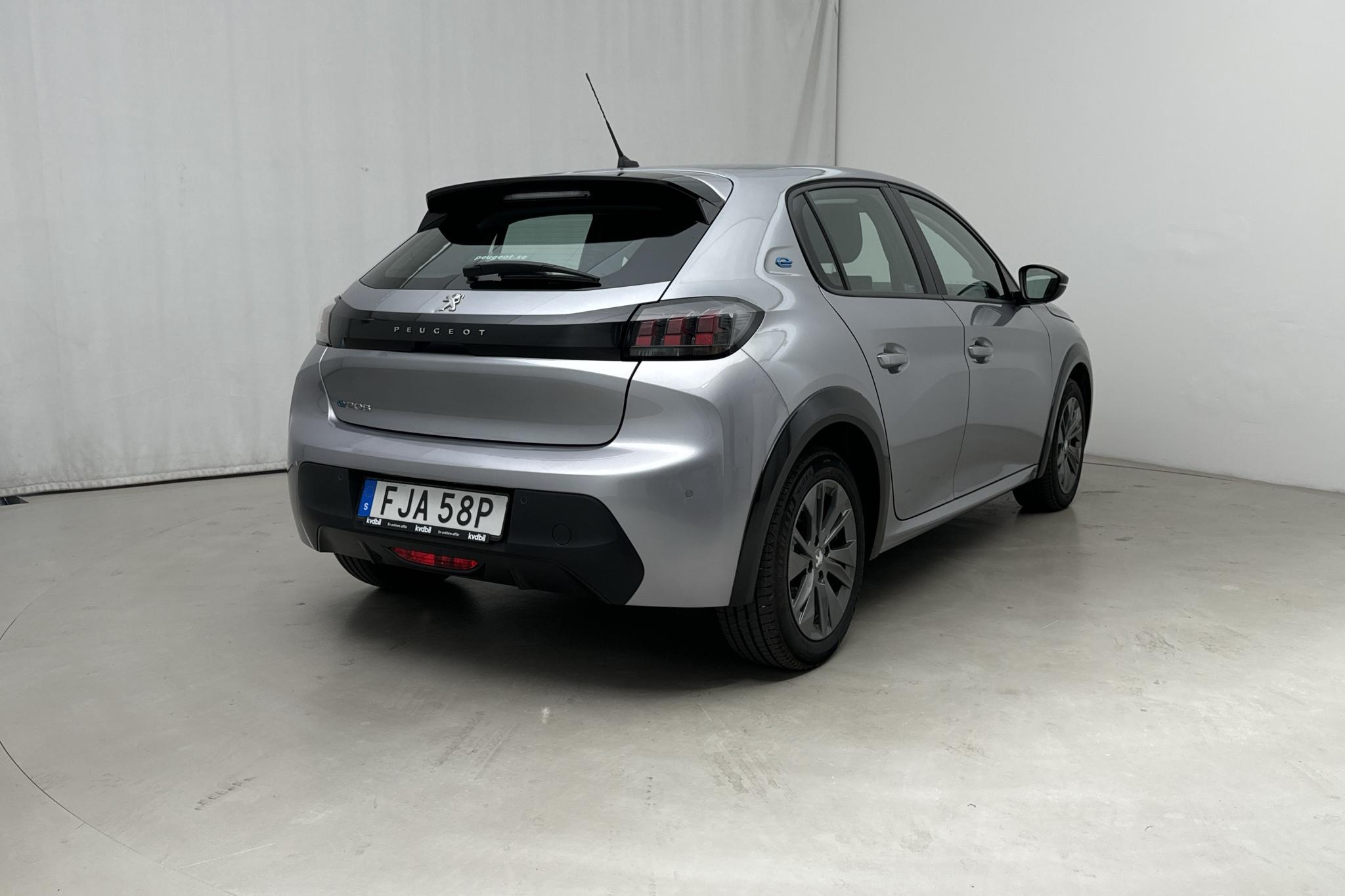 Peugeot e-208 50 kWh 5dr (136hk) - 3 761 mil - Automat - grå - 2022