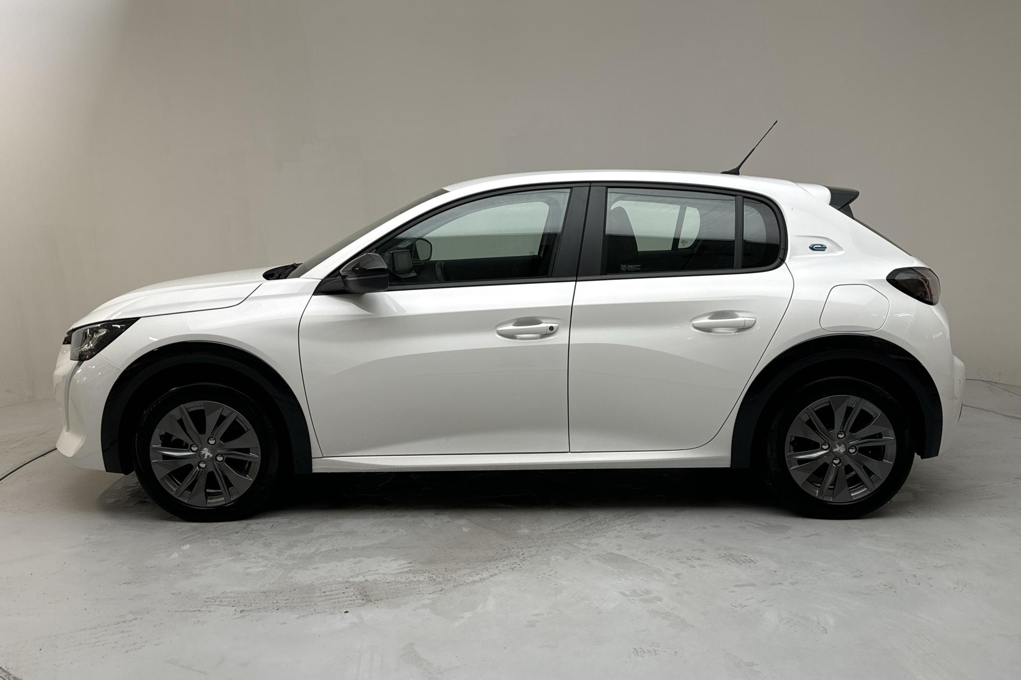 Peugeot e-208 50 kWh 5dr (136hk) - 39 830 km - Automatyczna - biały - 2022