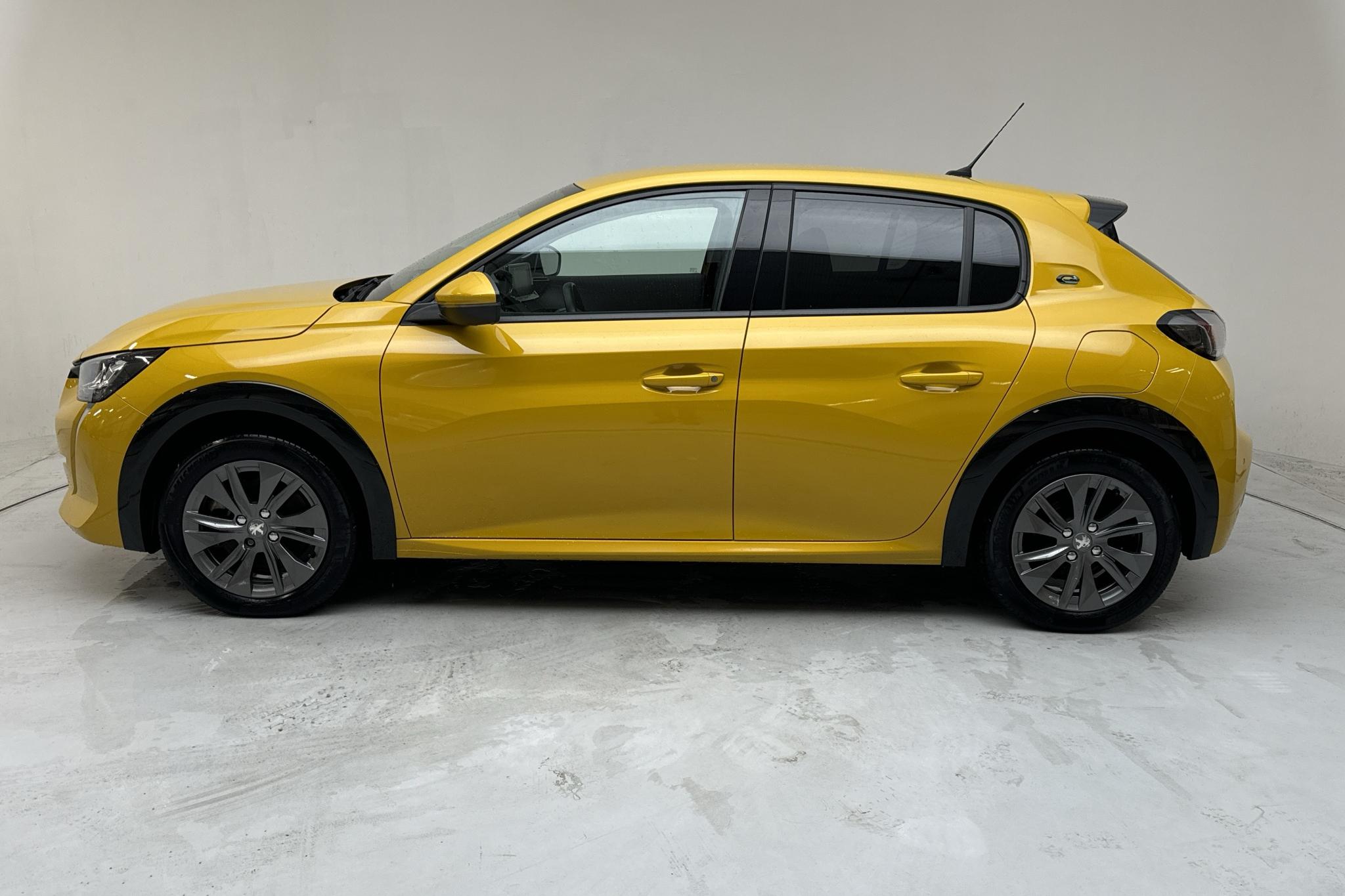 Peugeot e-208 50 kWh 5dr (136hk) - 46 110 km - Automatyczna - żółty - 2021