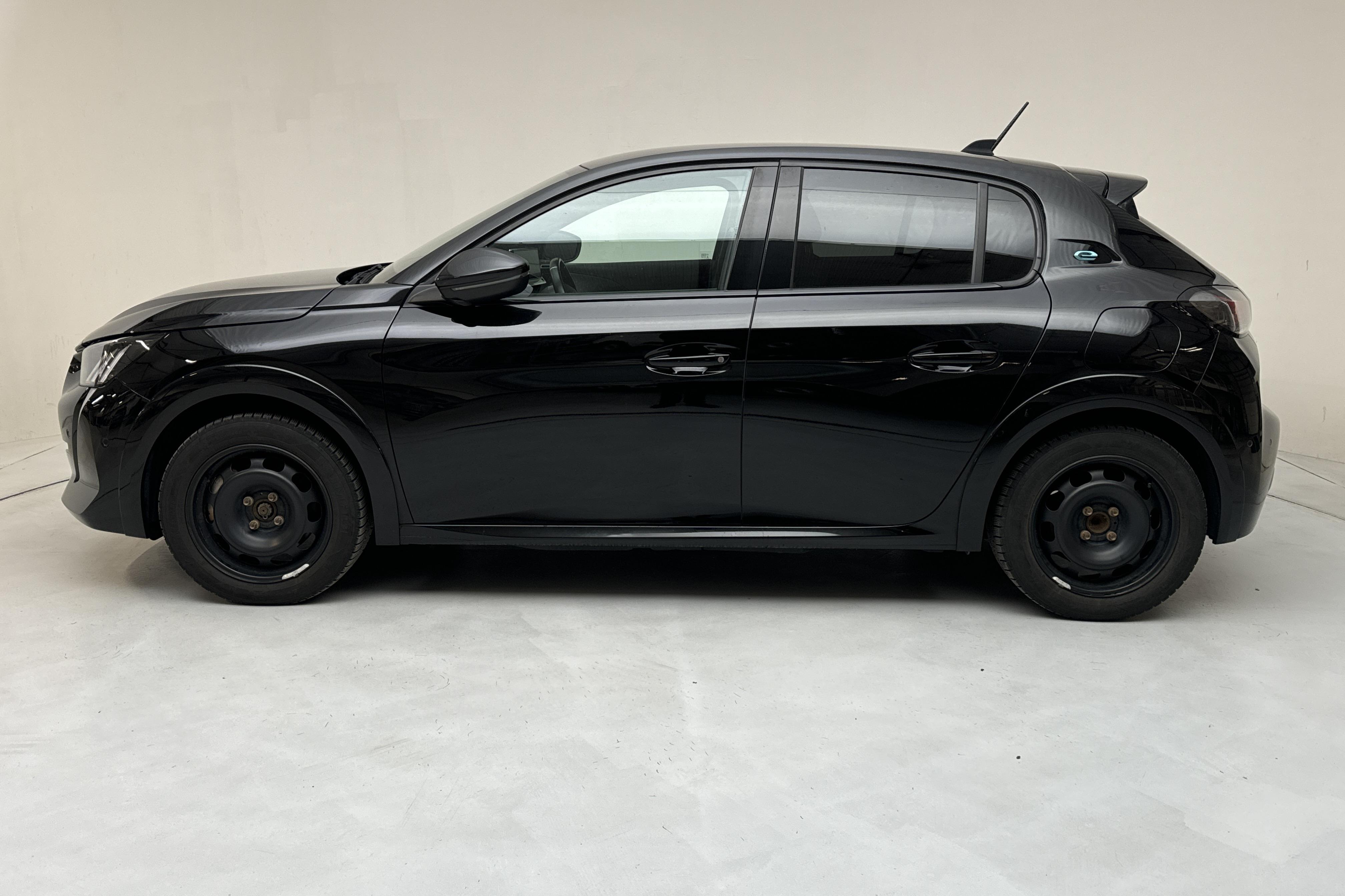 Peugeot e-208 50 kWh 5dr (136hk) - 39 790 km - Automatic - black - 2021