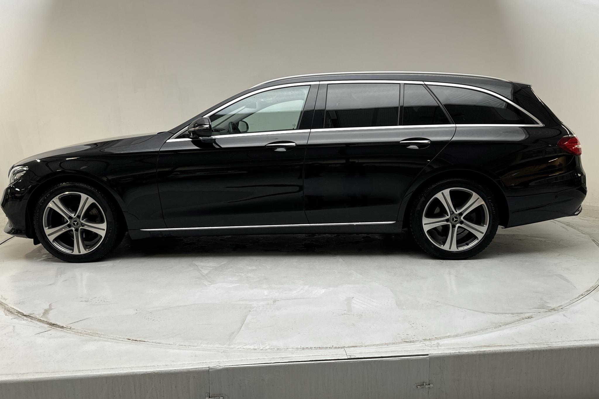 Mercedes E 220 d Kombi S213 (194hk) - 84 980 km - Automatyczna - czarny - 2018