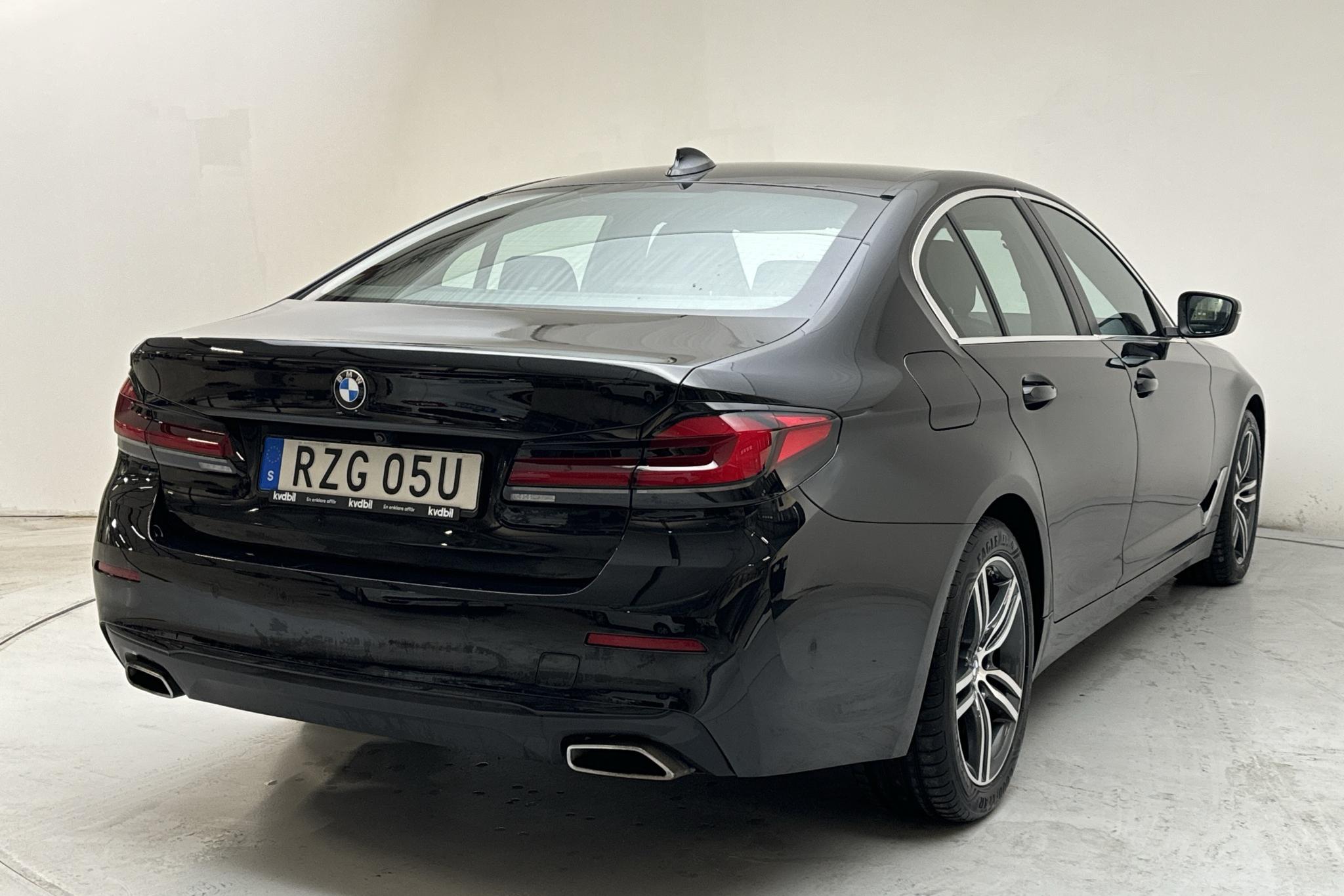 BMW 520d Sedan, G30 LCI (190hk+11hk) - 60 540 km - Automaattinen - musta - 2022