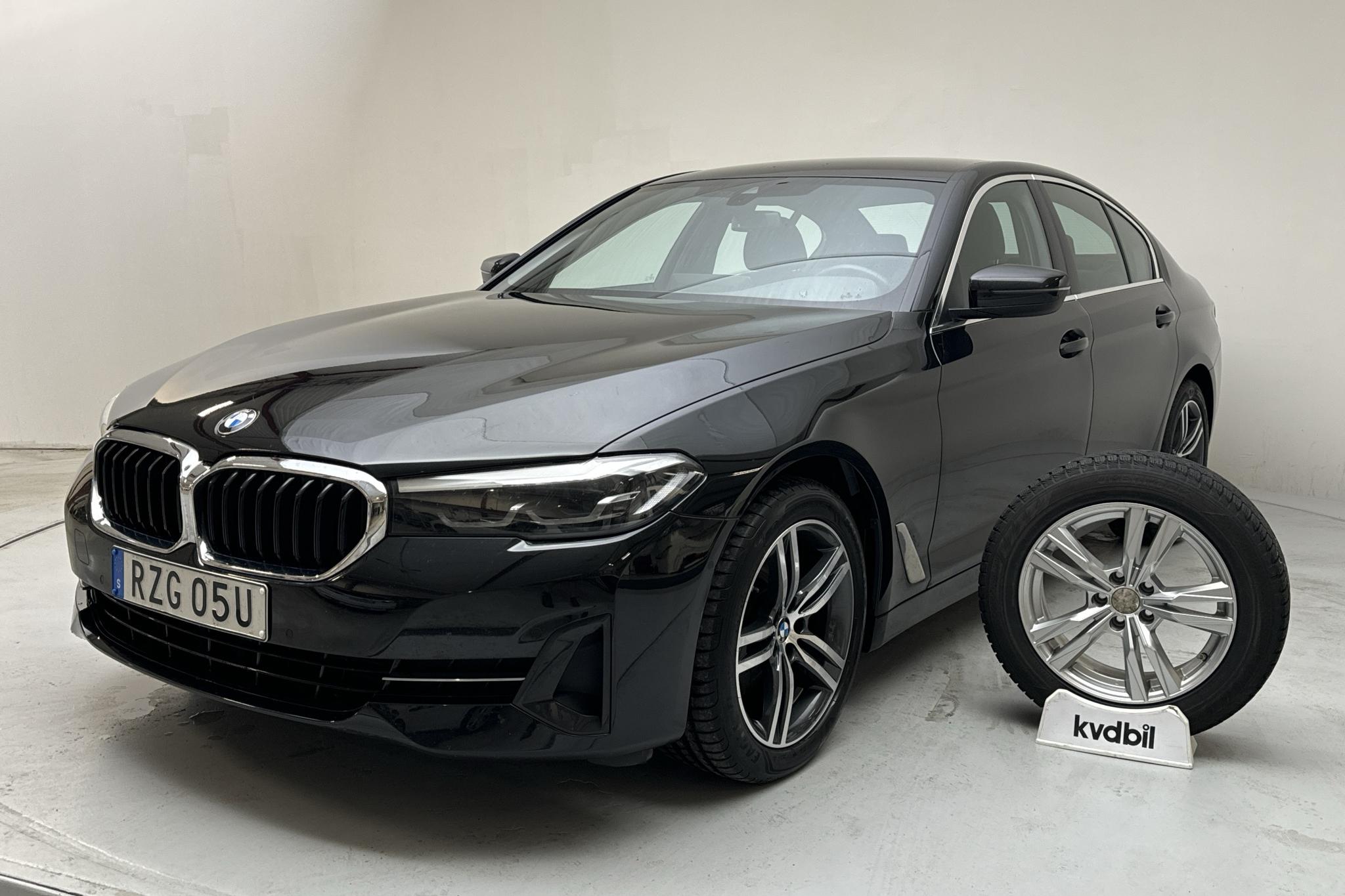 BMW 520d Sedan, G30 LCI (190hk+11hk) - 60 540 km - Automatic - black - 2022