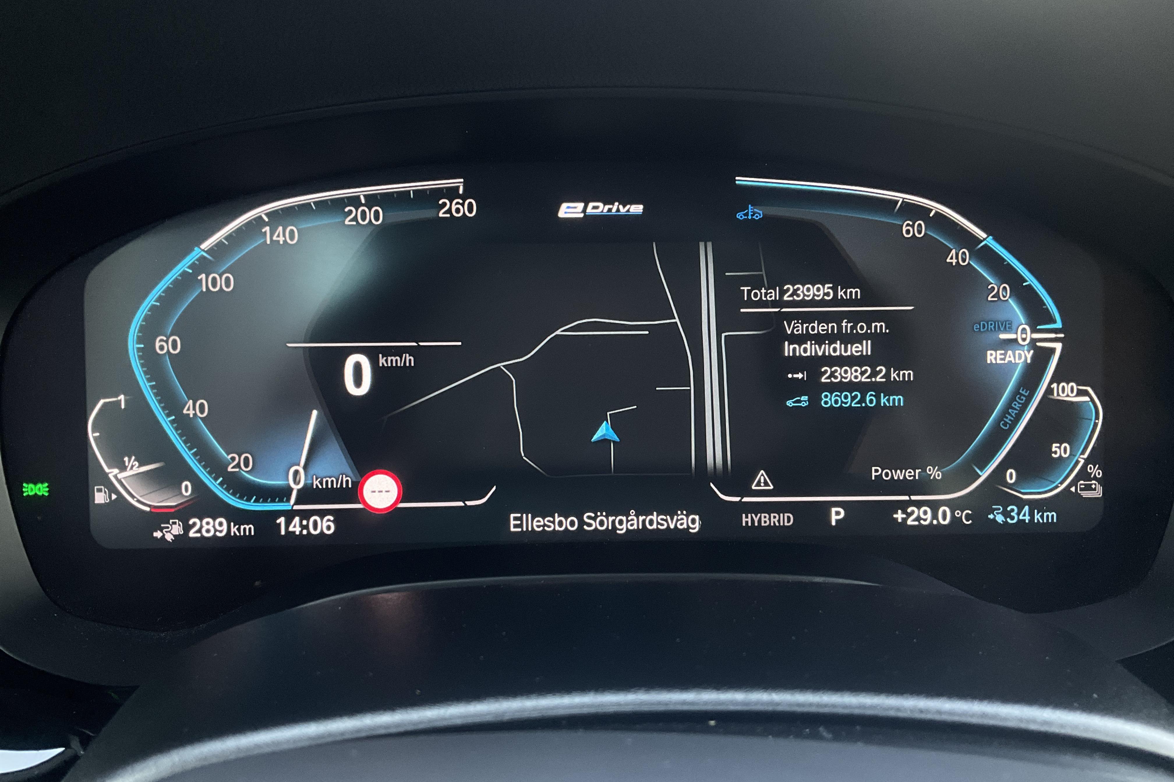 BMW 530e xDrive Sedan, G30 12kWh LCI (292hk) - 23 990 km - Automaattinen - harmaa - 2023