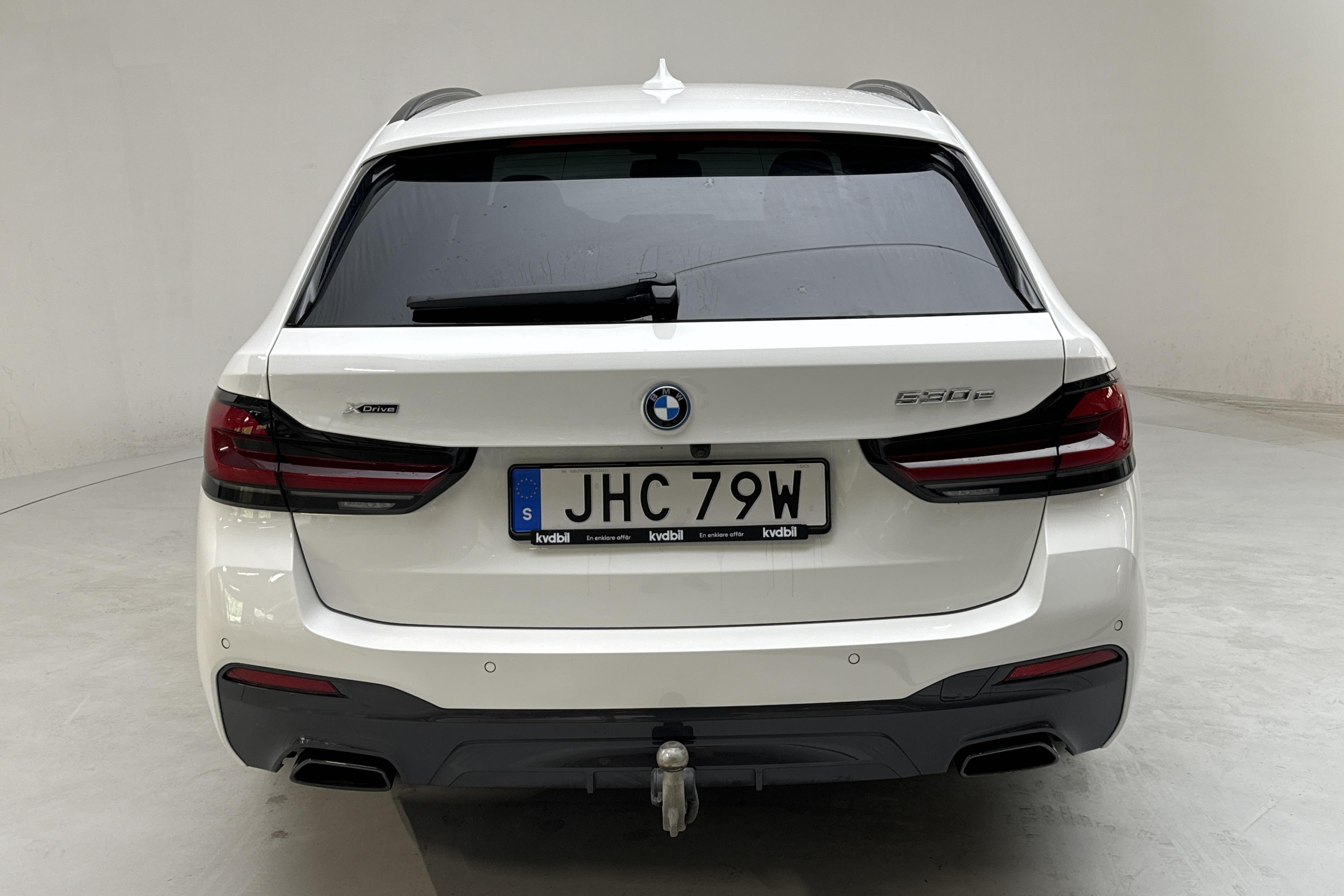 BMW 530e xDrive Touring, G31 12kWh LCI (292hk) - 5 389 mil - Automat - vit - 2023