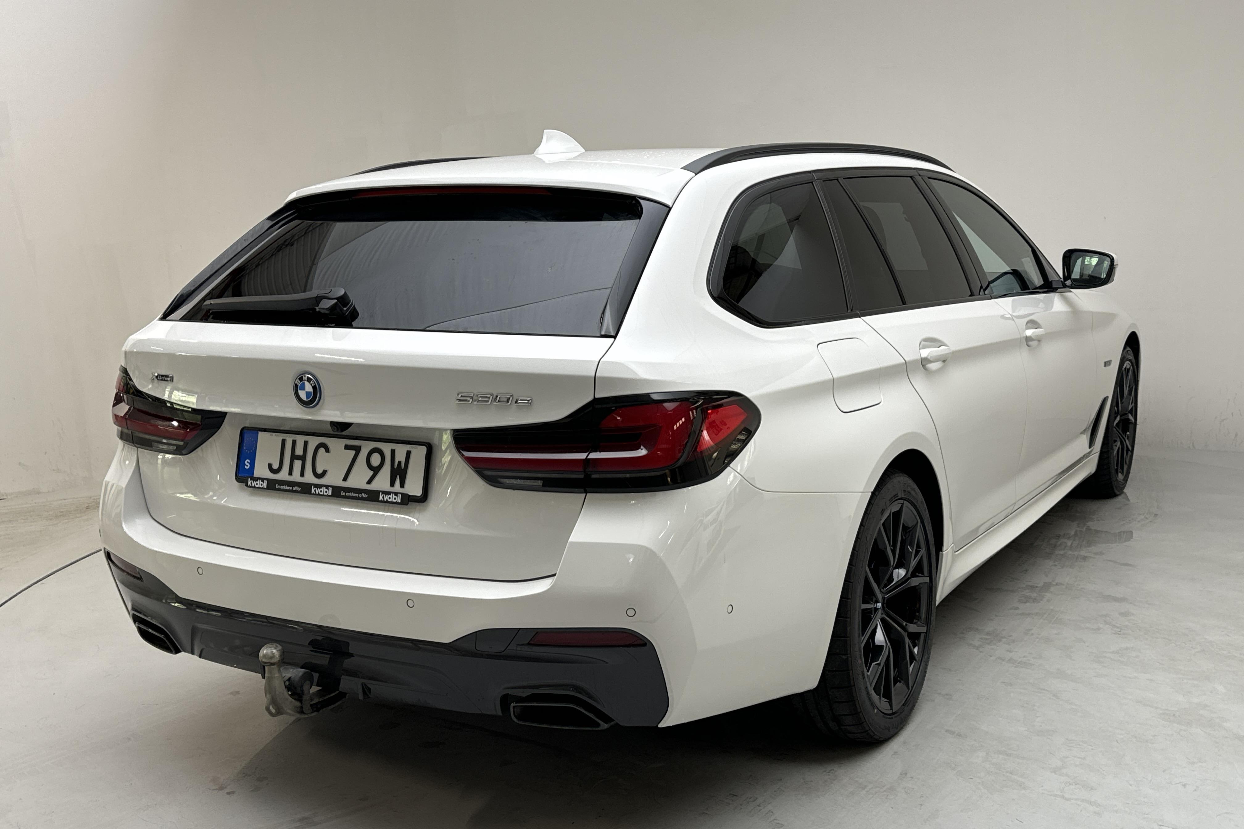 BMW 530e xDrive Touring, G31 12kWh LCI (292hk) - 53 890 km - Automaatne - valge - 2023