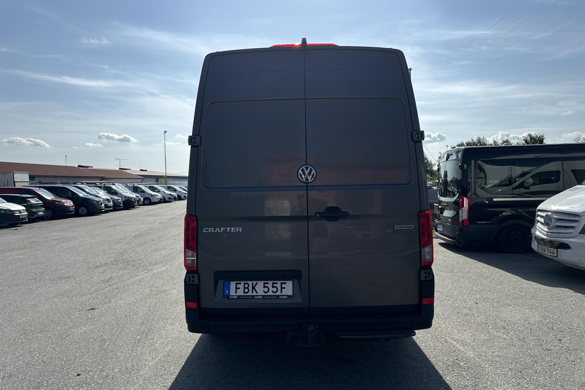 VW Crafter 35 2.0 TDI Skåp 4Motion (177hk) - 286 460 km - Automatic - gray - 2019