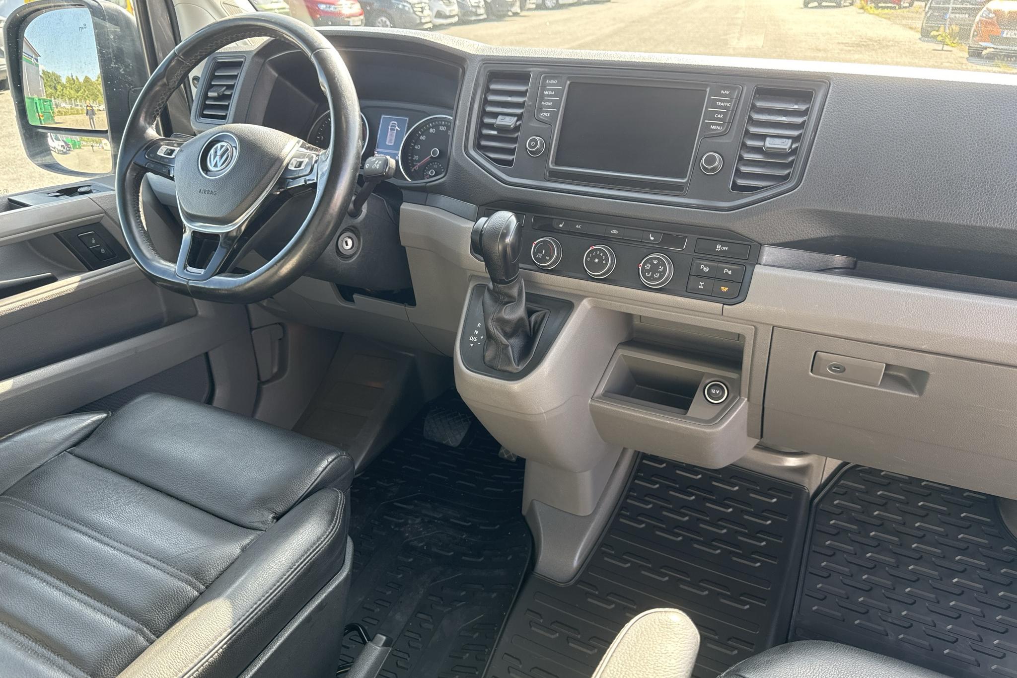 VW Crafter 35 2.0 TDI Skåp 4Motion (177hk) - 286 460 km - Automatic - gray - 2019