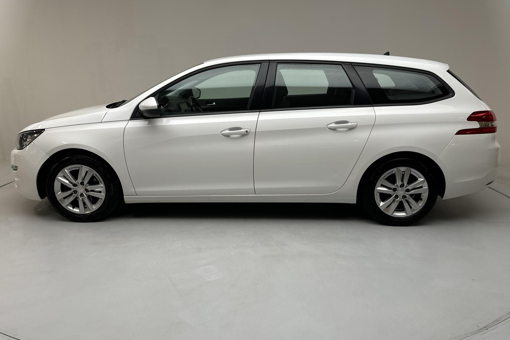 Peugeot 308 SW PureTech (130hk) - 113 600 km - Automatic - white - 2015